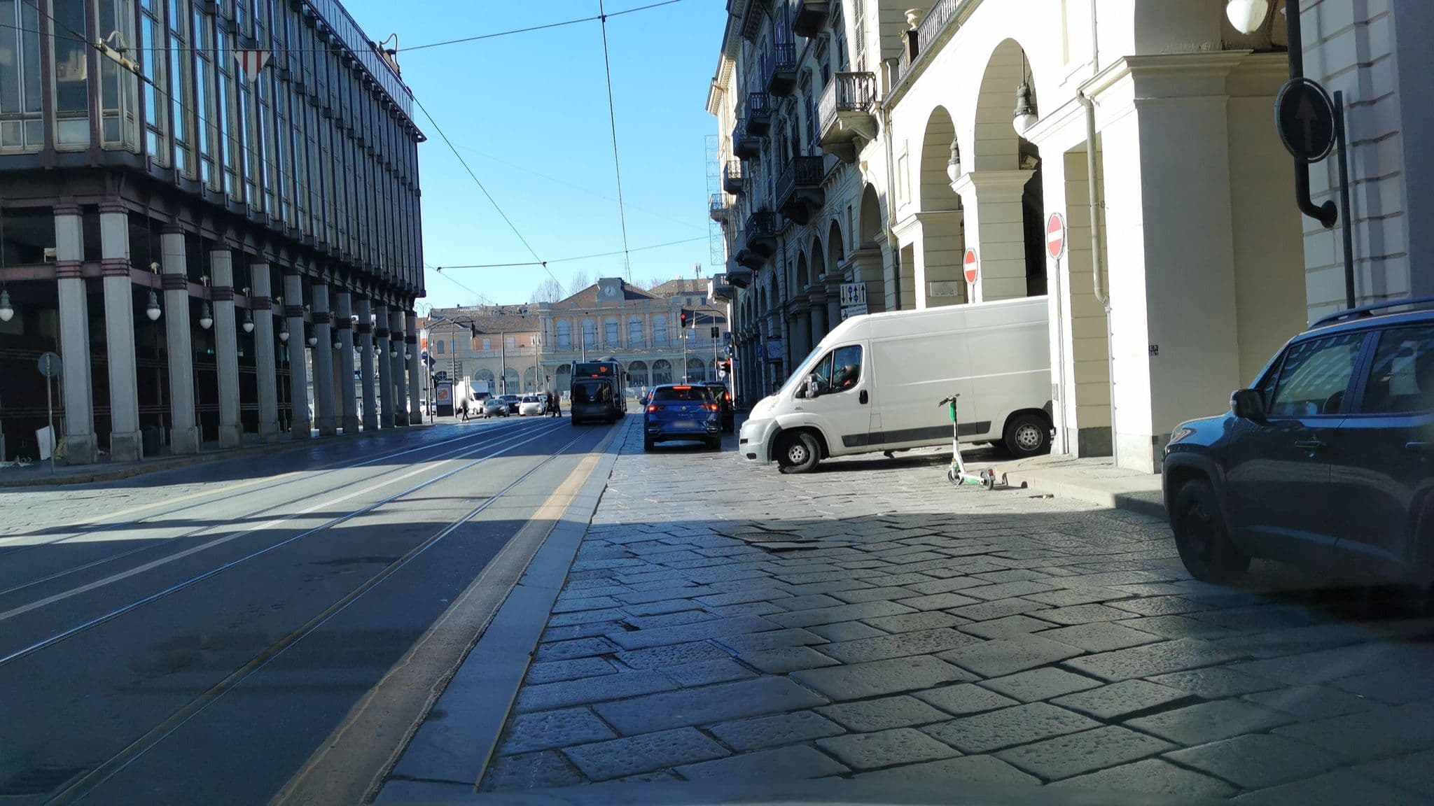 Street view near Hotel Diplomatic, Quadrilatero — © canfe (CC BY-SA · Mapillary)