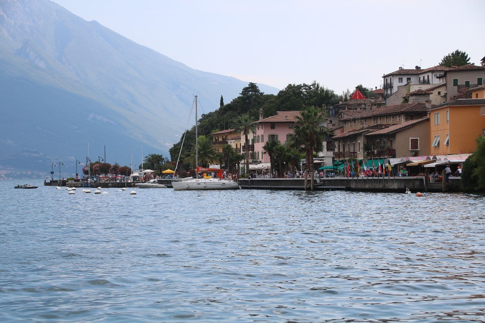 Street view near Hotel Le Palme, Limone sul Garda — © uwekoch (CC BY-SA · Mapillary)