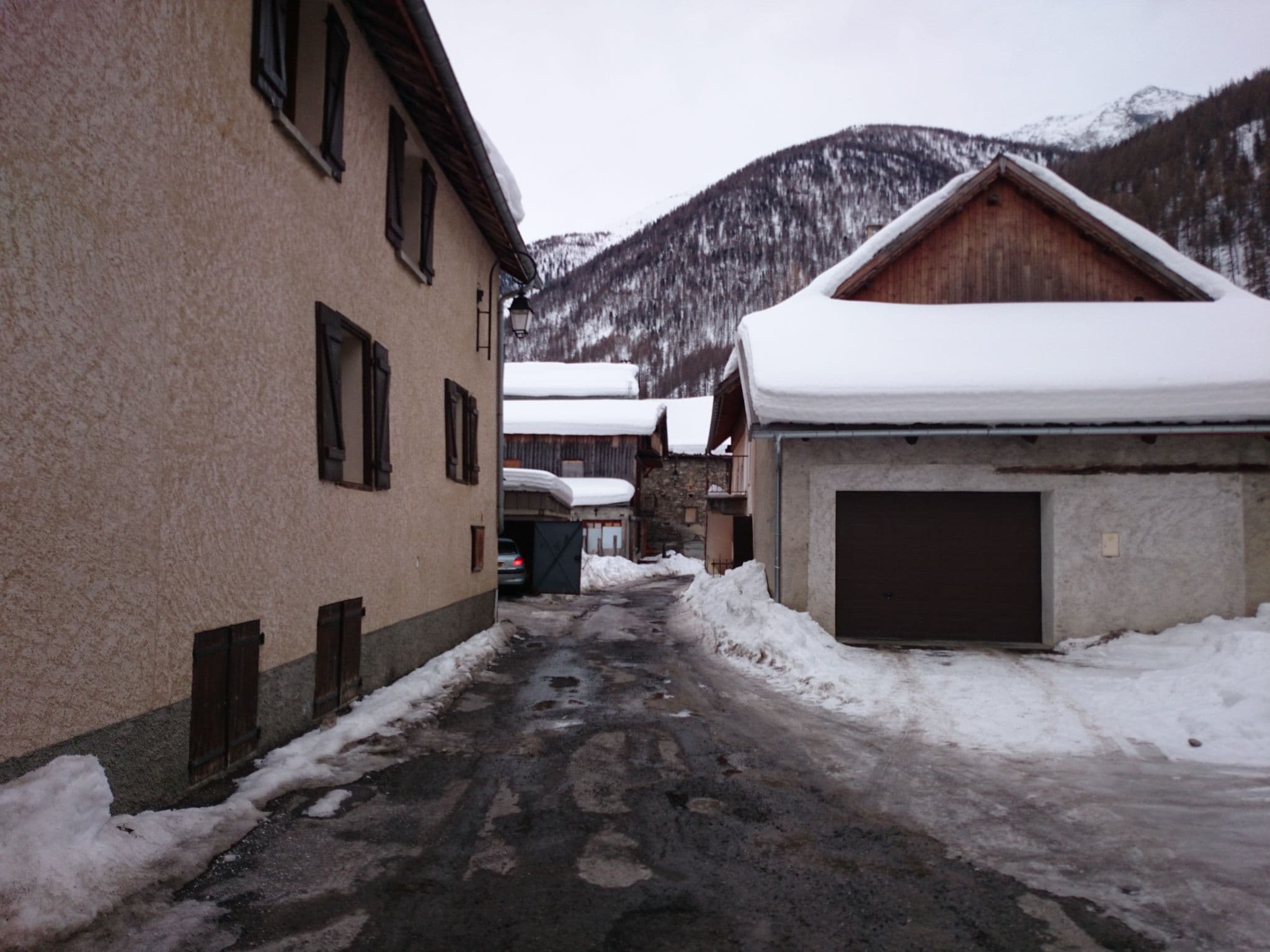 Street view near Les Agnelets, Torre Pellice — © fganz (CC BY-SA · Mapillary)