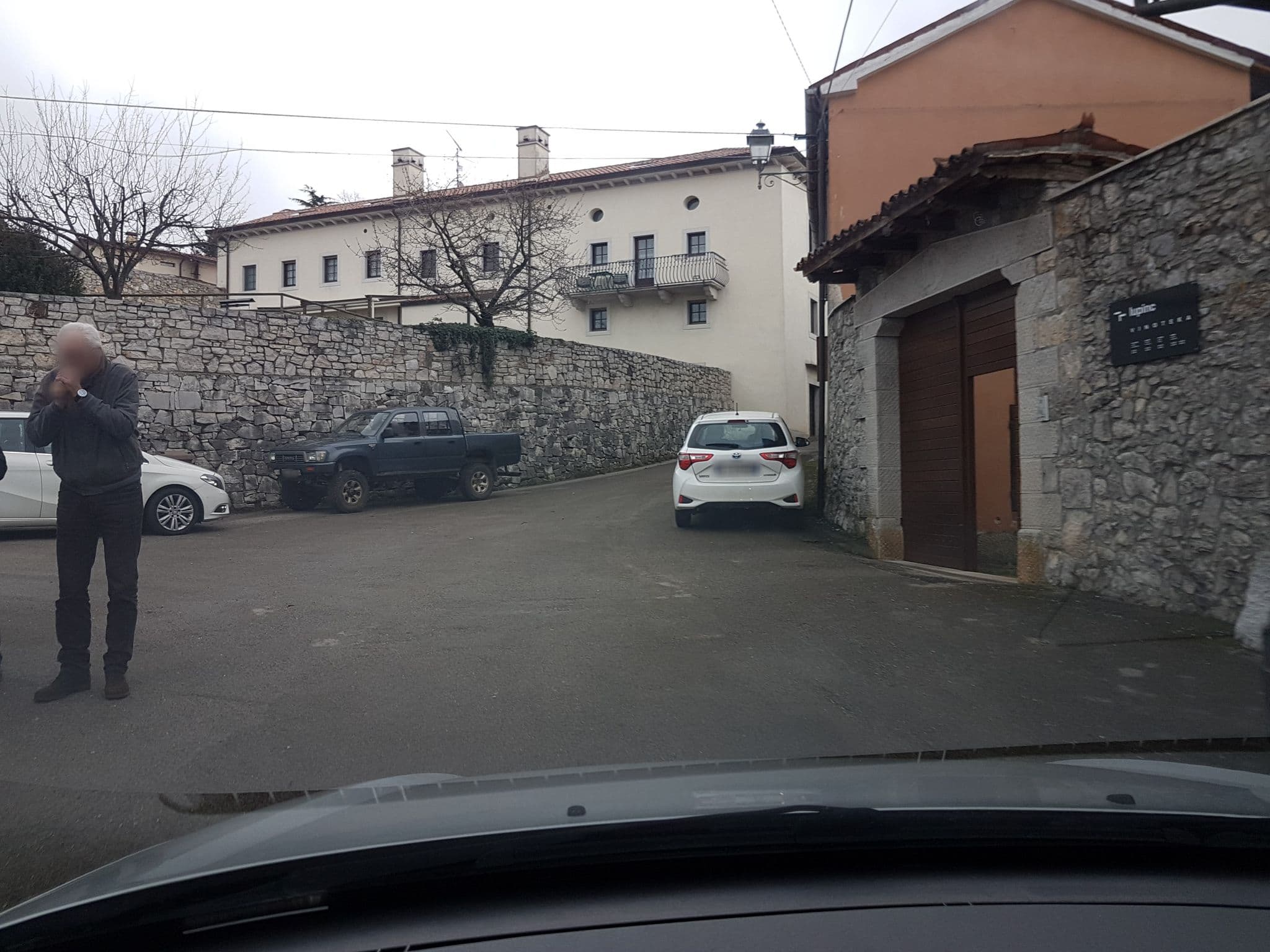 Street view near Lupinc, Aurisina — © damjang (CC BY-SA · Mapillary)