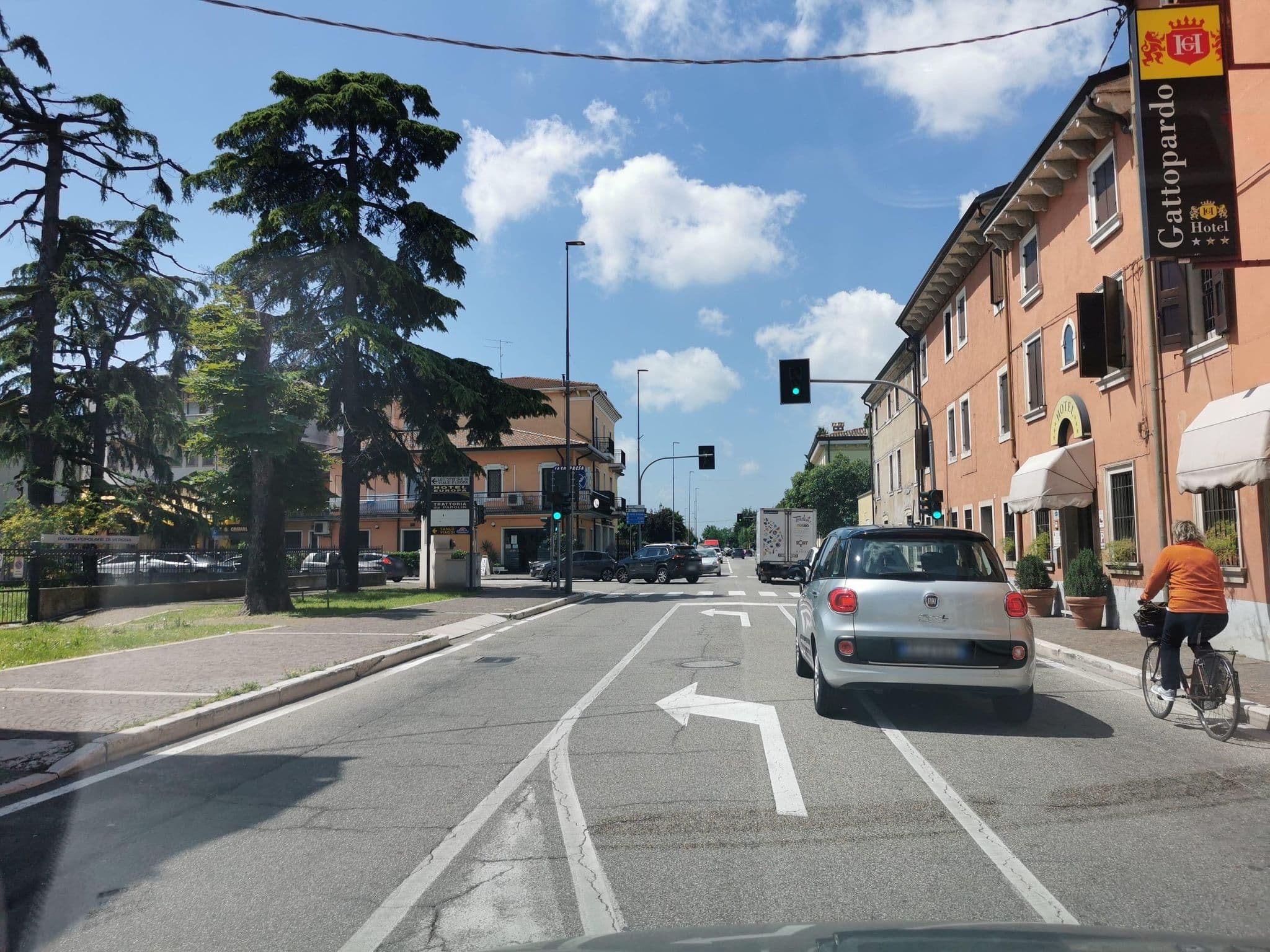 Street view near Hotel Gattopardo, Dossobuono — © canfe (CC BY-SA · Mapillary)