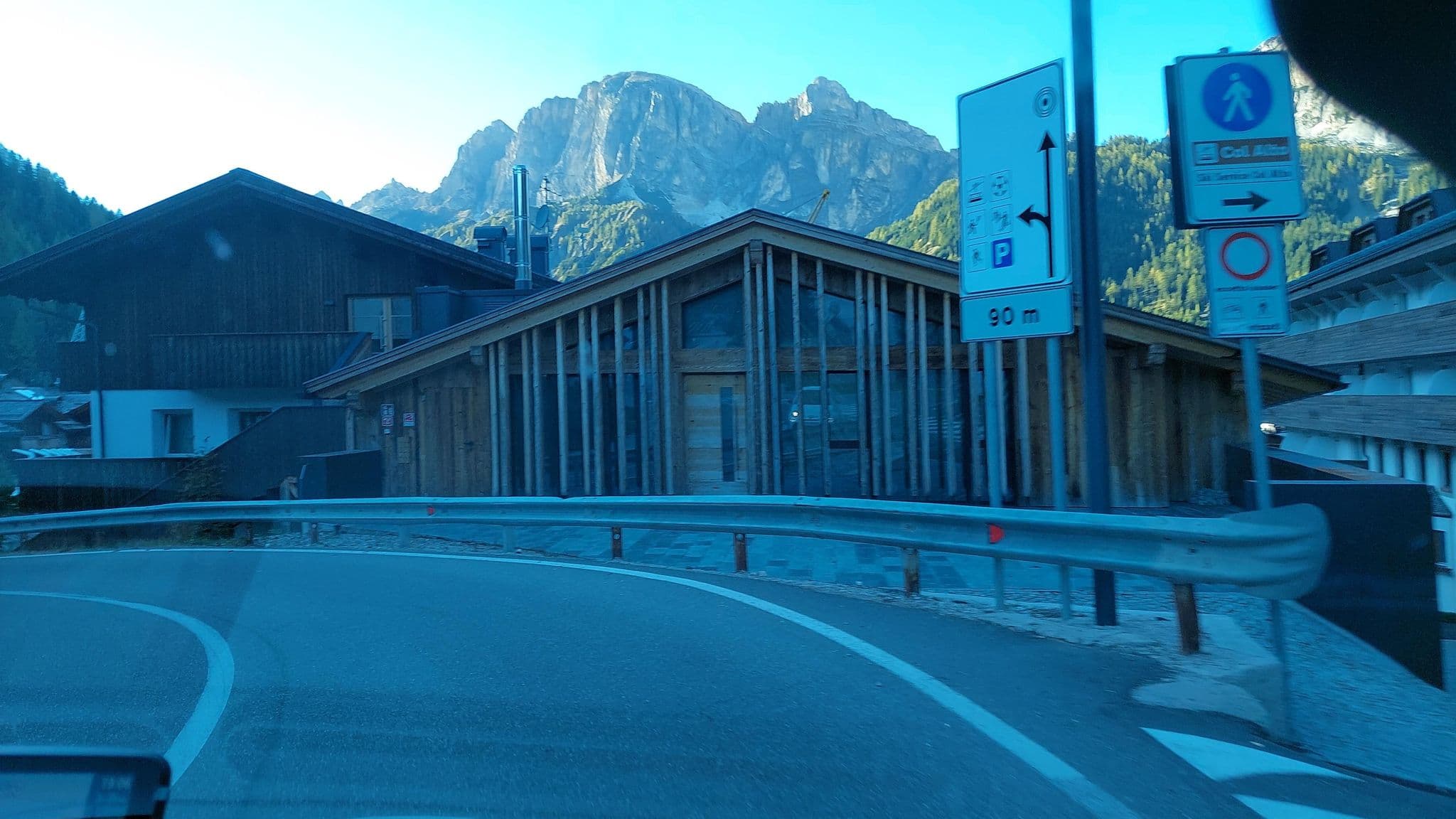 Street view near Posta Zirm Hotel, Selva — © nadjalisa (CC BY-SA · Mapillary)