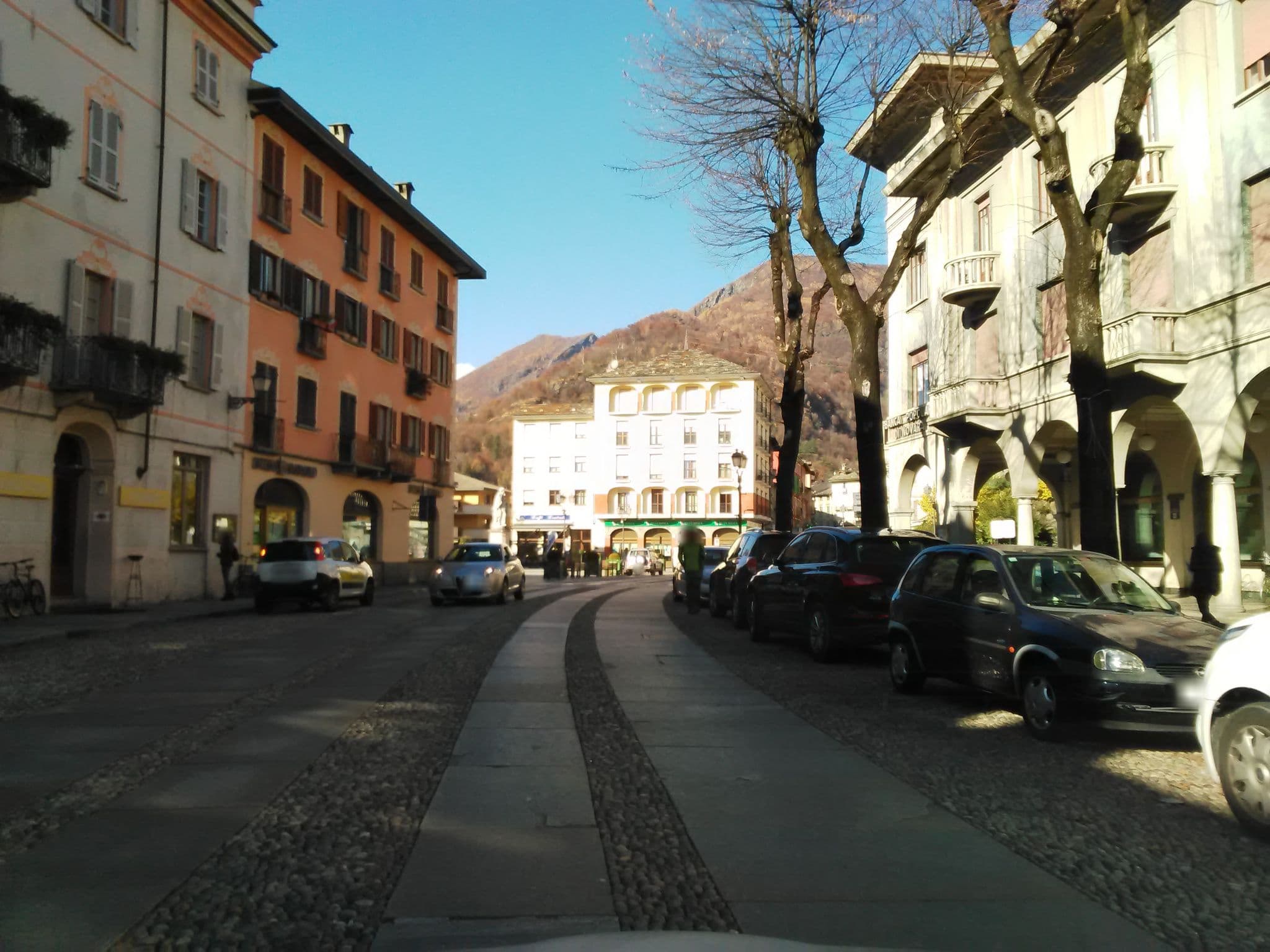 Street view near Albergo Italia, Varallo — © mikki65 (CC BY-SA · Mapillary)