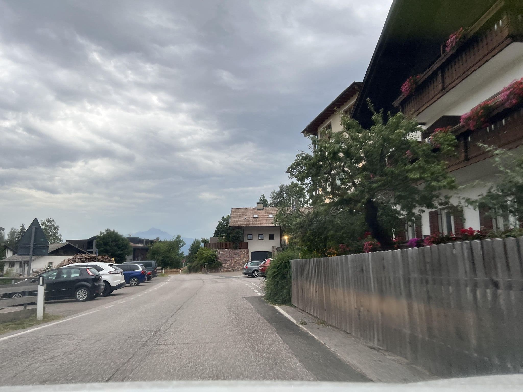 Street view near Haus Zorzi, Sinigo — © descilla (CC BY-SA · Mapillary)