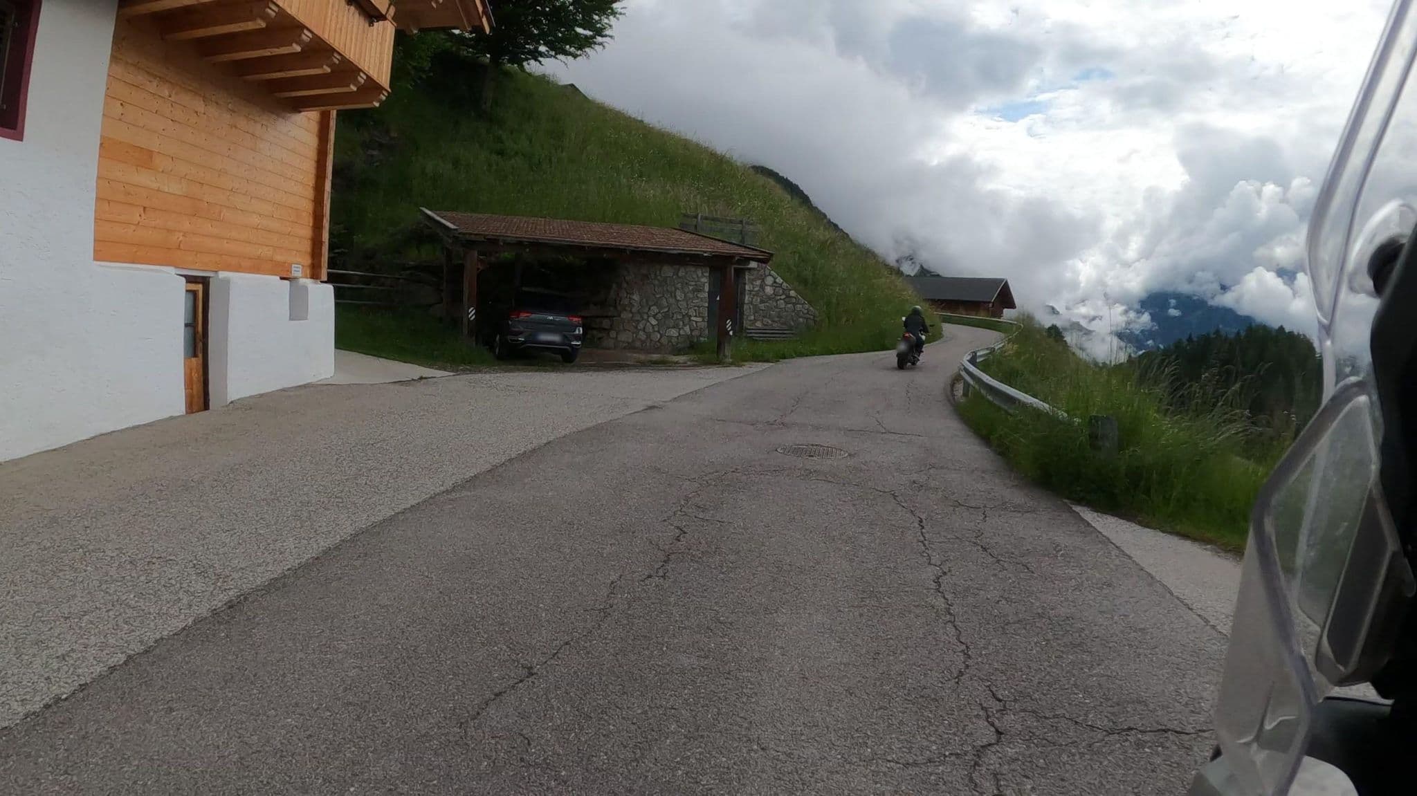 Street view near Jogglanderhof, San Leonardo in Passiria — © crami (CC BY-SA · Mapillary)
