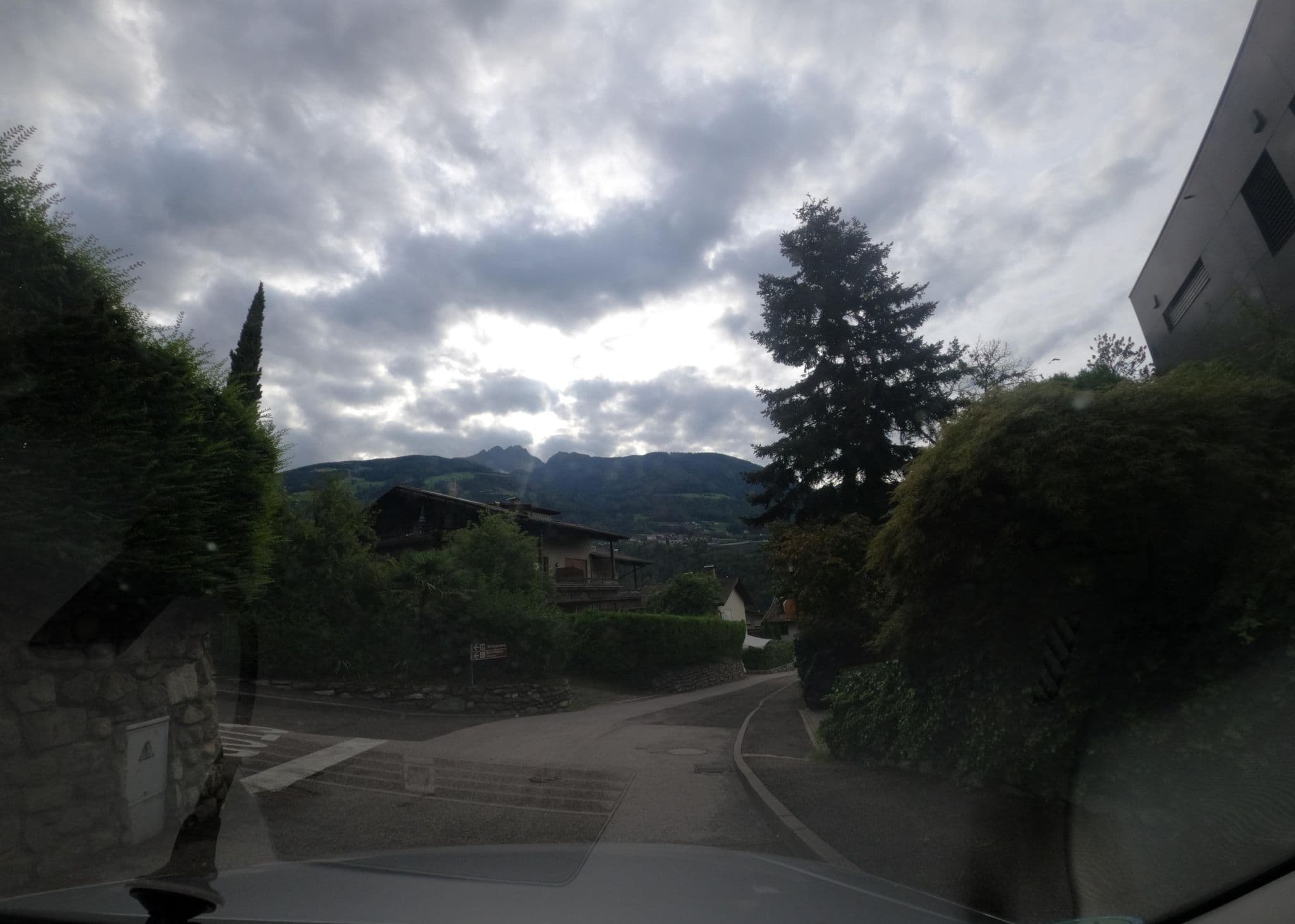 Street view near Greymold, Scena - Schenna