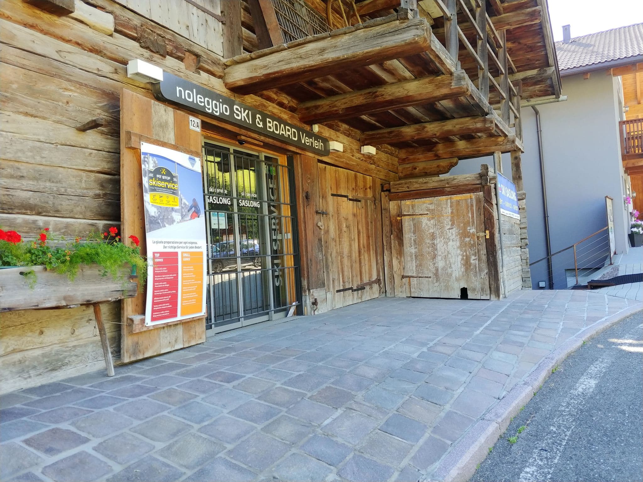 Street view near Cësa Ruacia, Santa Cristina Valgardena — © highlander (CC BY-SA · Mapillary)