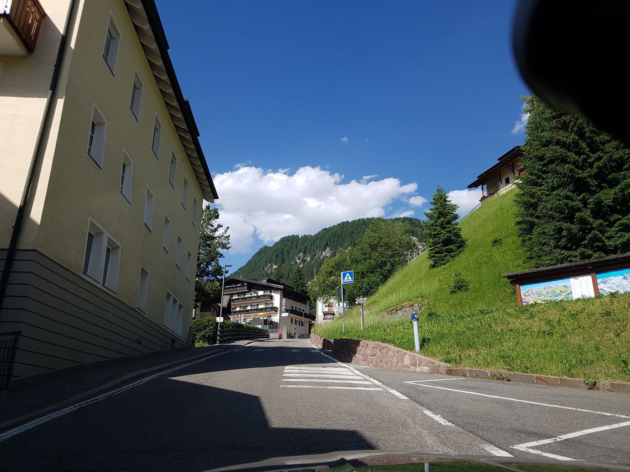 Street view near Alpen Domus, Santa Cristina Valgardena — © dsmm (CC BY-SA · Mapillary)