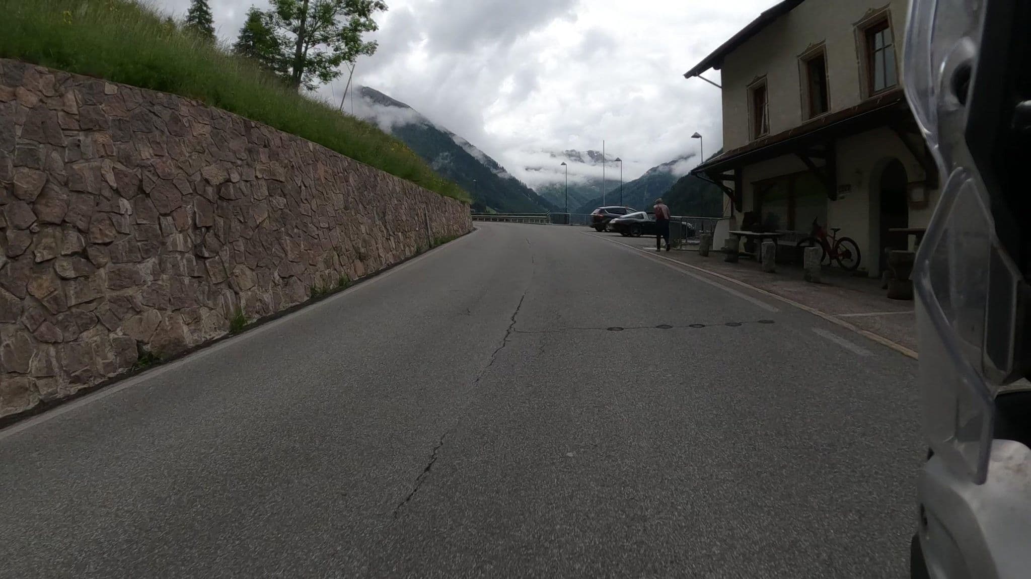 Street view near Gasthof Alpenrose, San Leonardo in Passiria — © crami (CC BY-SA · Mapillary)