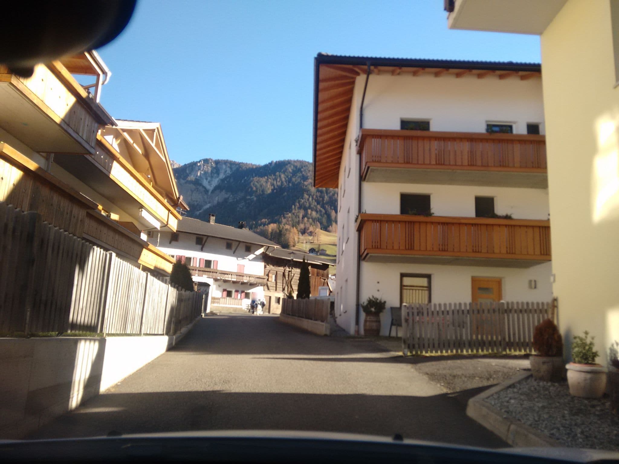 Street view near Hilber Apartments, Funes - Villnoess — © hakuchi (CC BY-SA · Mapillary)