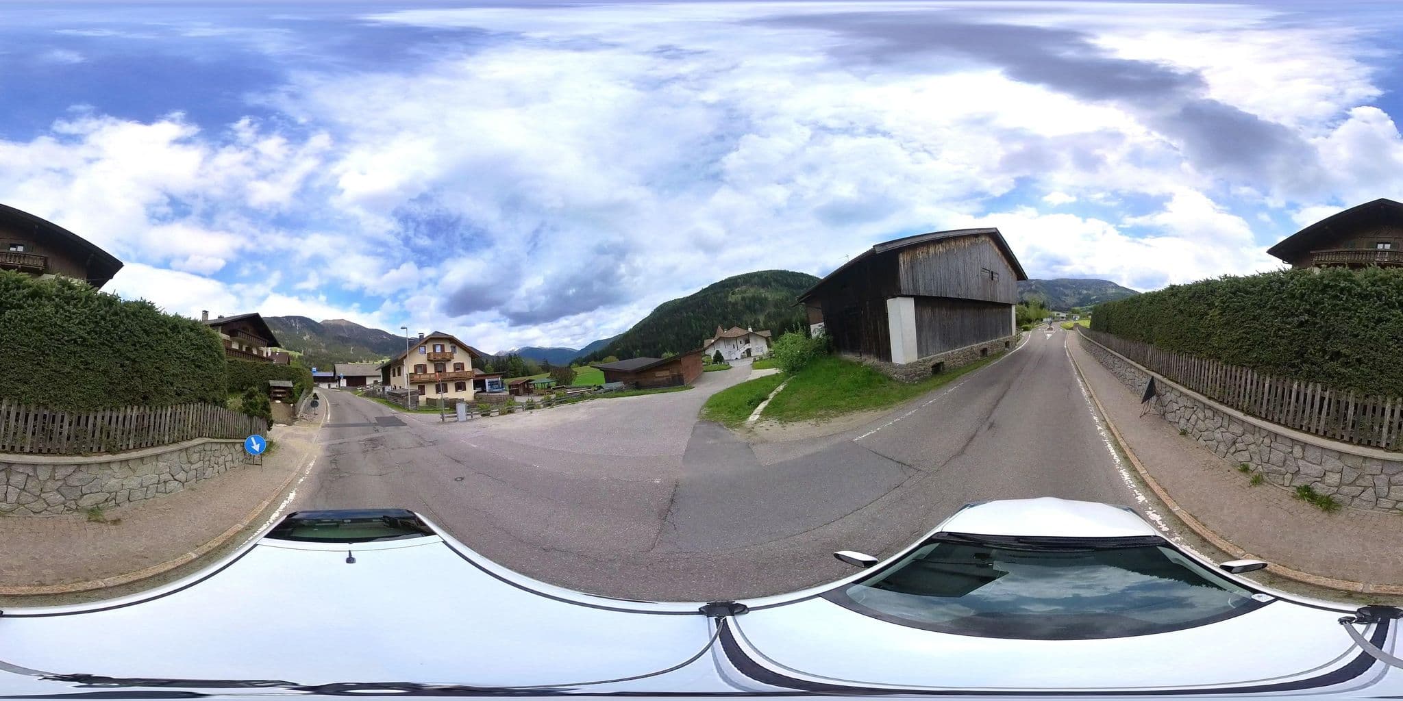 Street view near Landhof, Monguelfo — © osmplus_org (CC BY-SA · Mapillary)