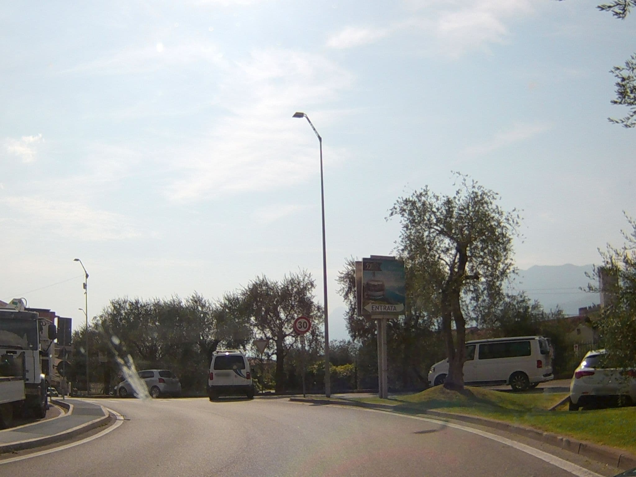 Street view near Residence La Pergola, Malcesine — © endszbrxns (CC BY-SA · Mapillary)