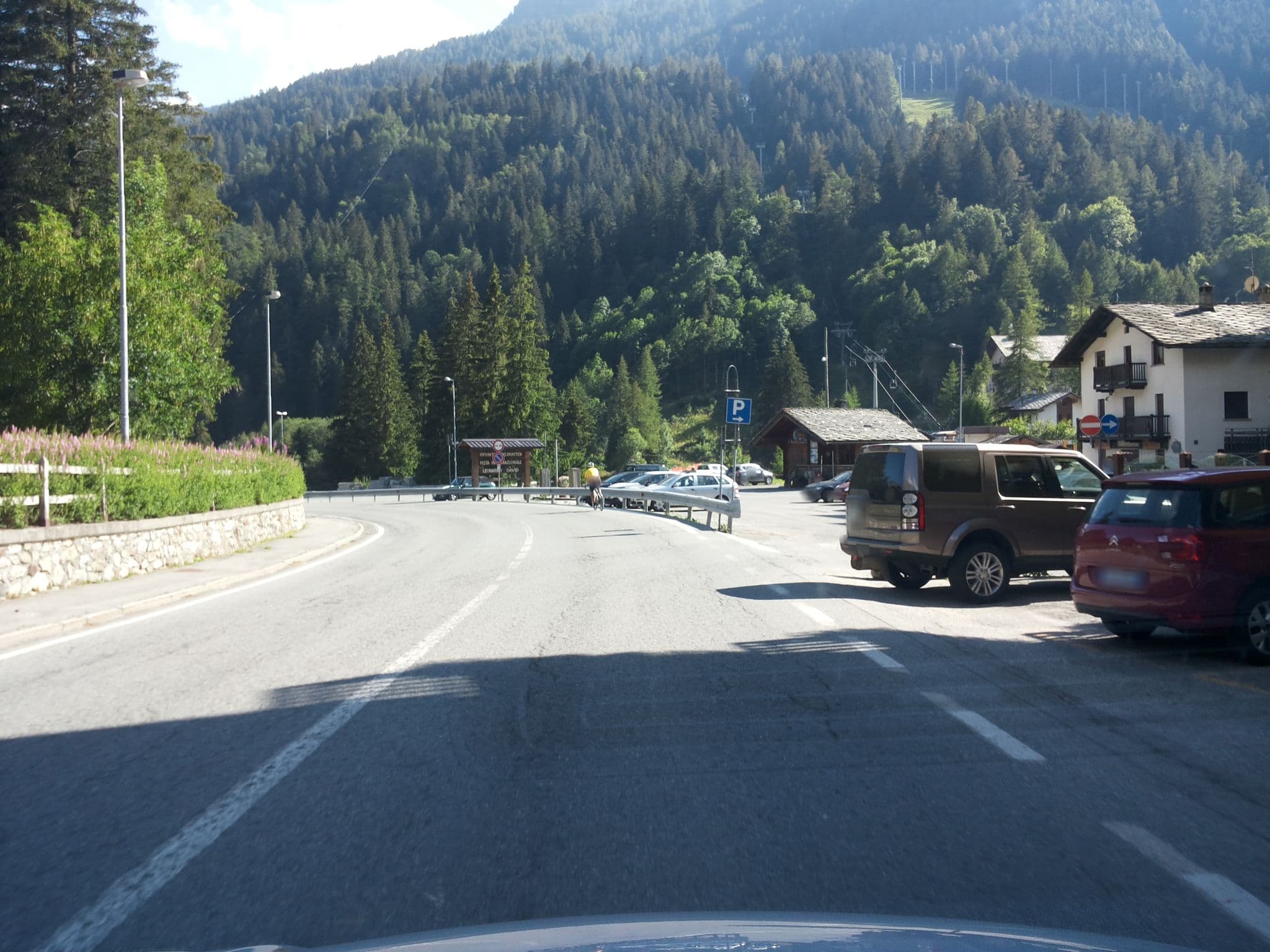 Street view near Hotel Alpenrose, Ayas
