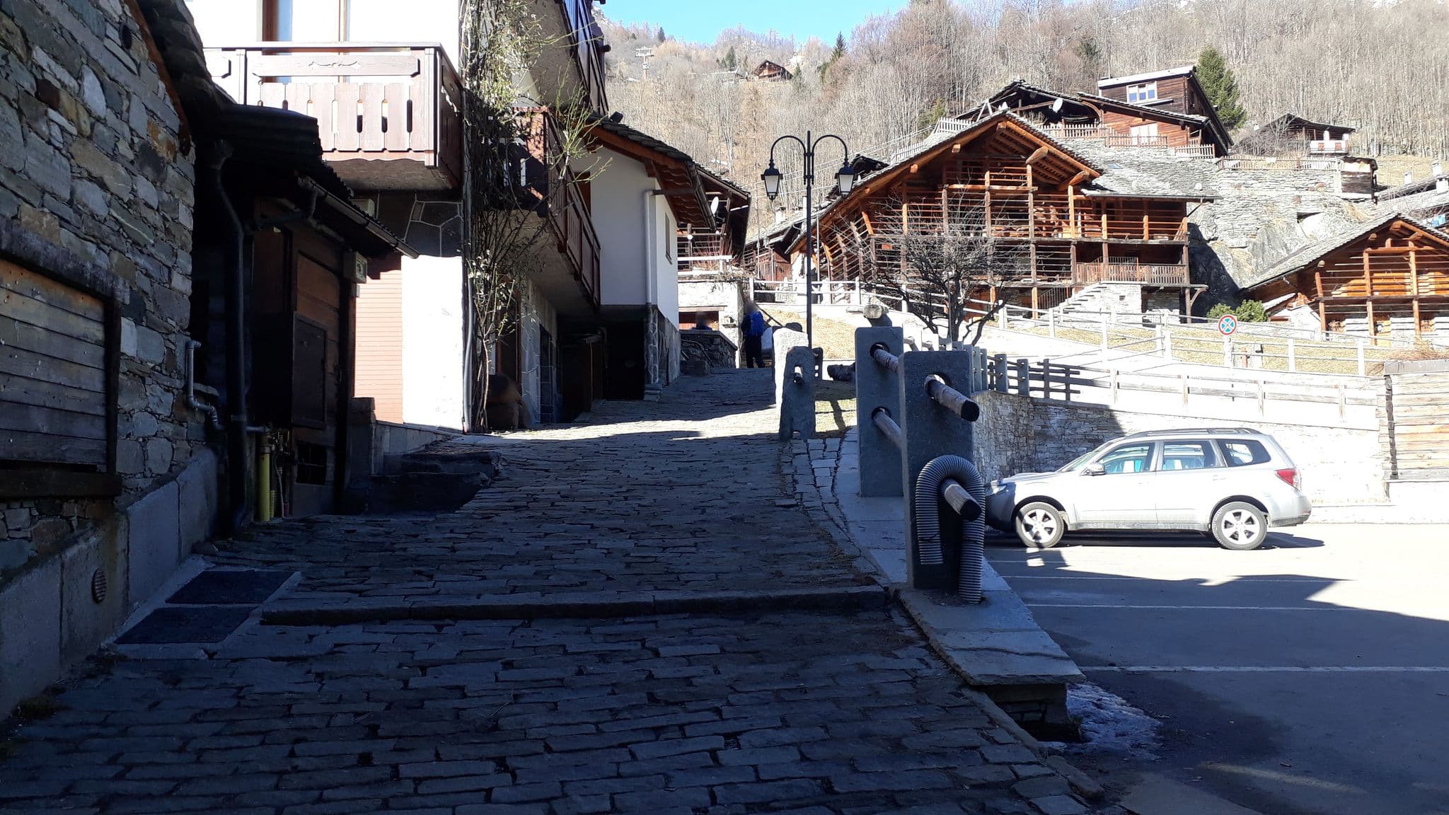 Street view near Mirella, Ayas