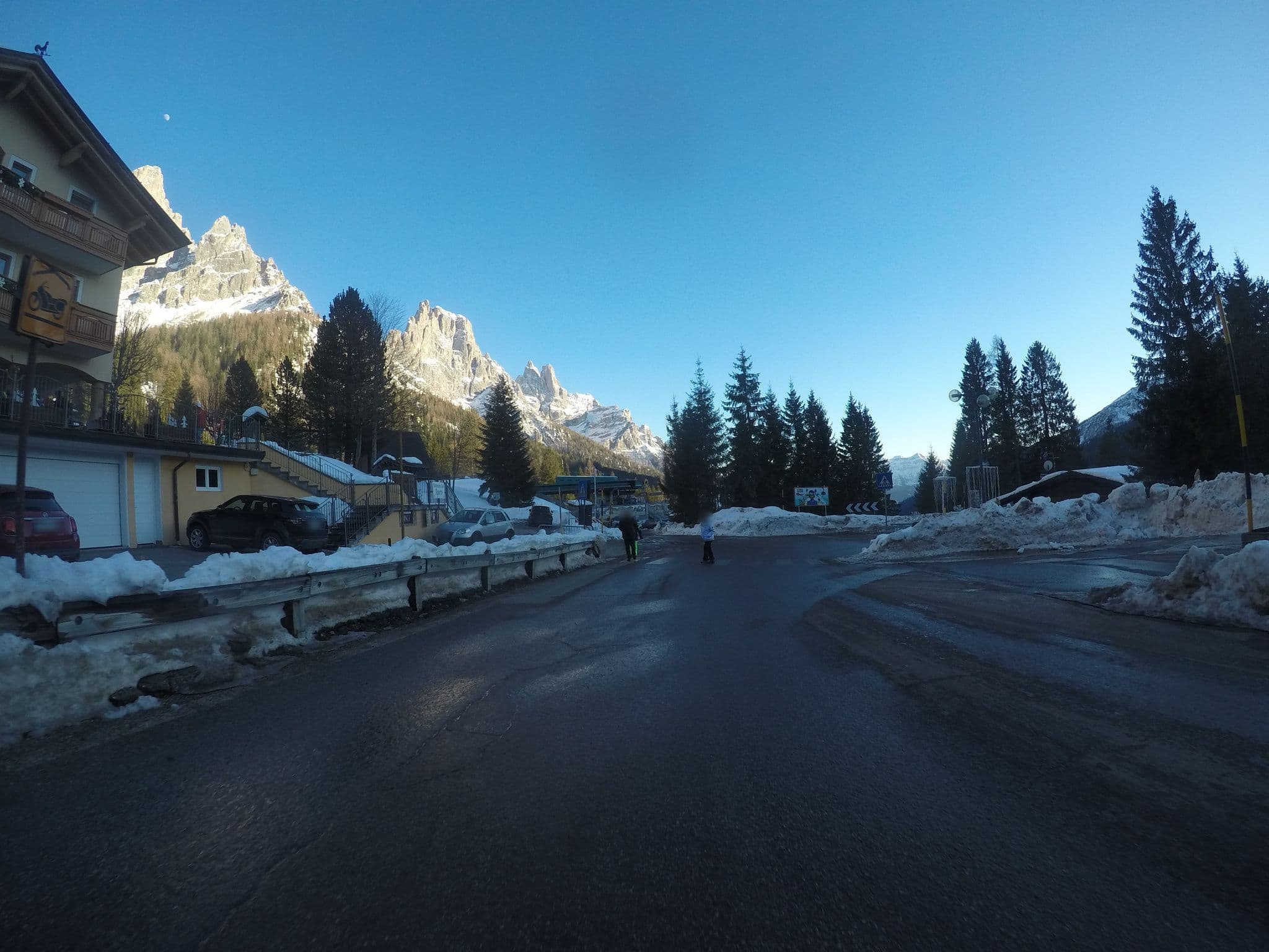 Street view near Ristorante Bar Da Meto, Tonadico — © chrisbeddow (CC BY-SA · Mapillary)