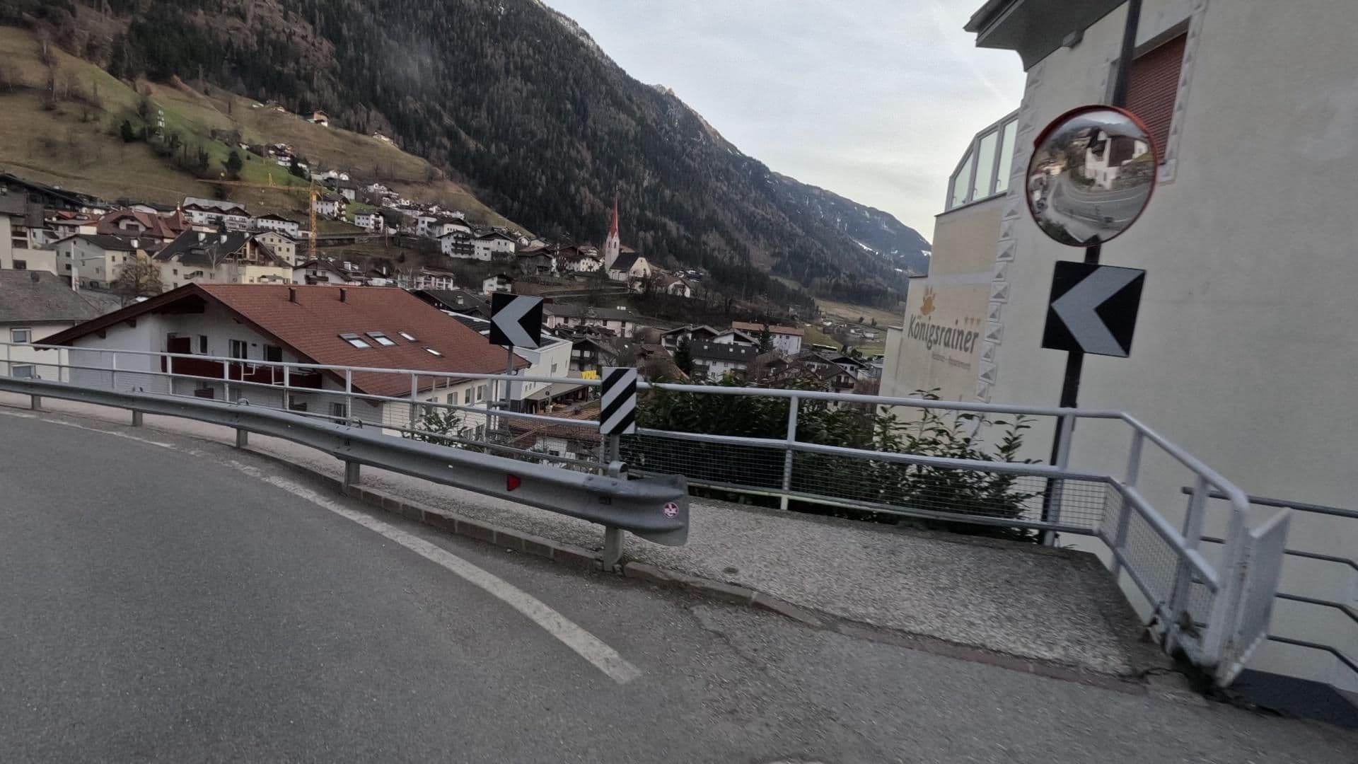 Street view near Brunhild, San Leonardo in Passiria — © bct (CC BY-SA · Mapillary)