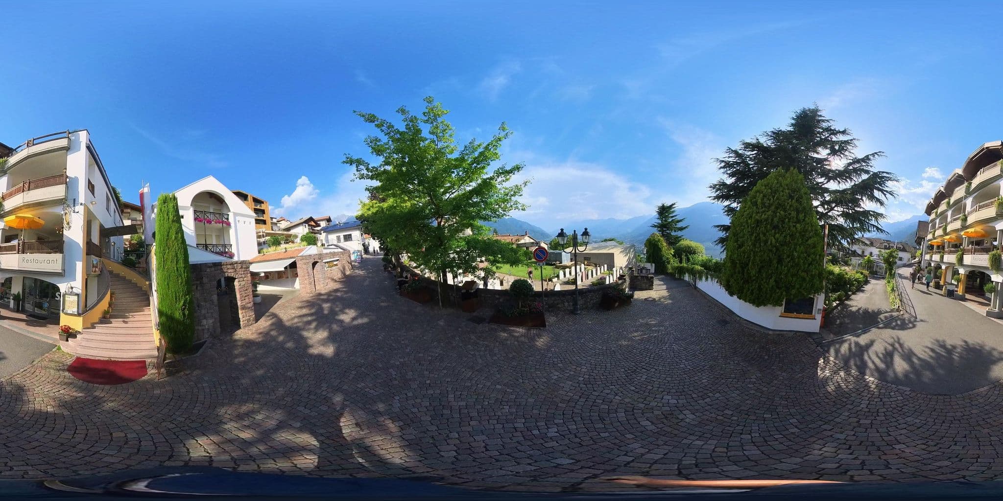 Street view near Hotel Sonne, Tirolo — © osmplus_org (CC BY-SA · Mapillary)