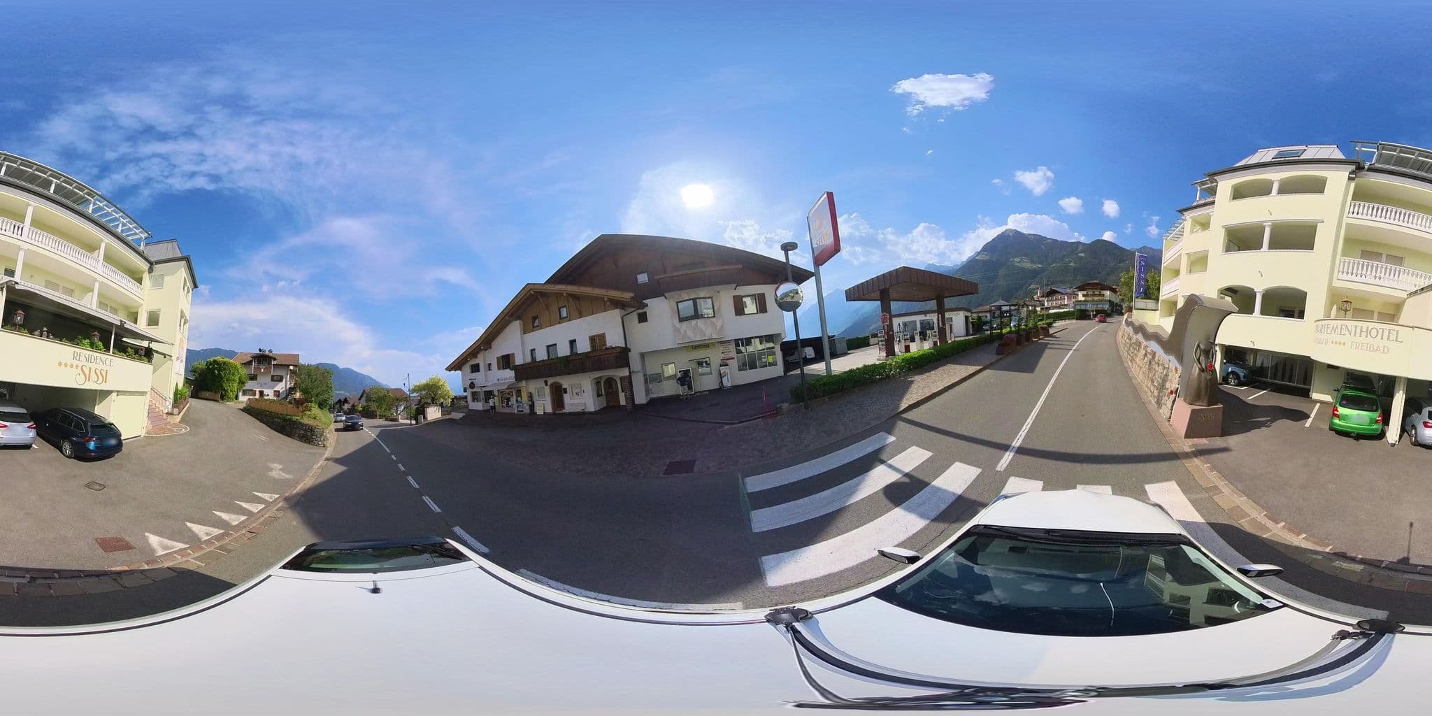 Street view near Sissi, Tirolo