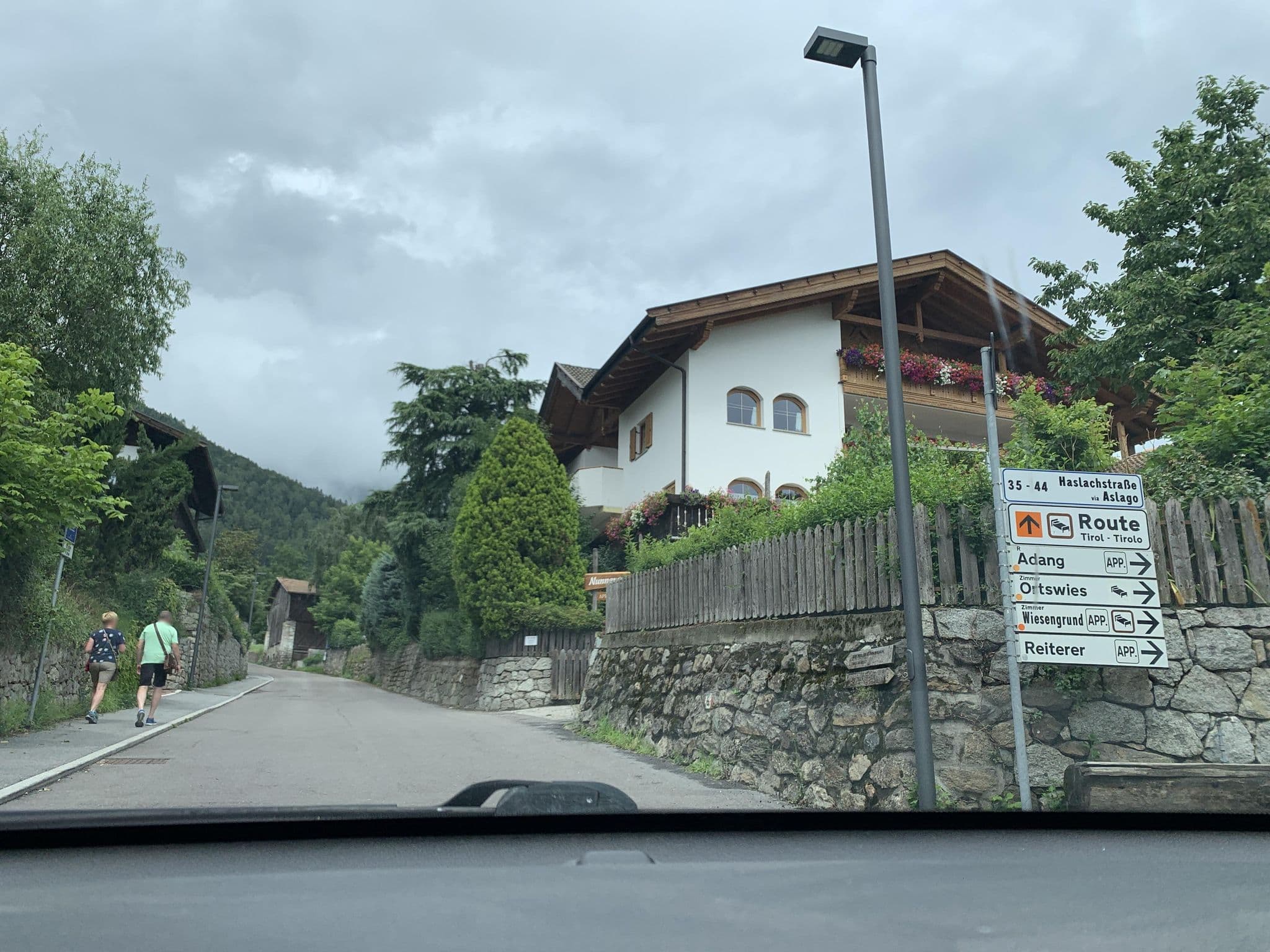 Street view near Bachguterhof, Tirolo