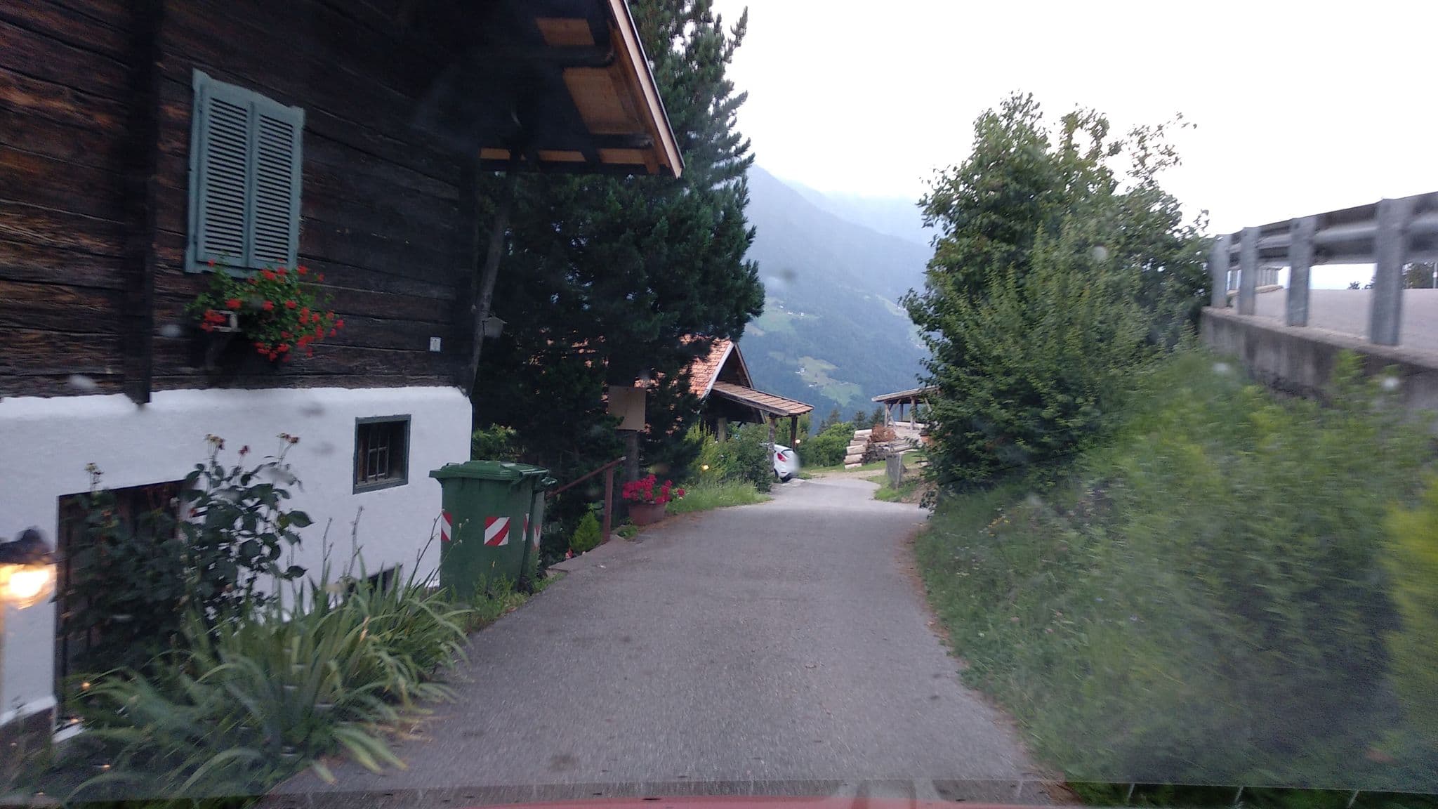 Street view near Köstenthaler, Scena - Schenna