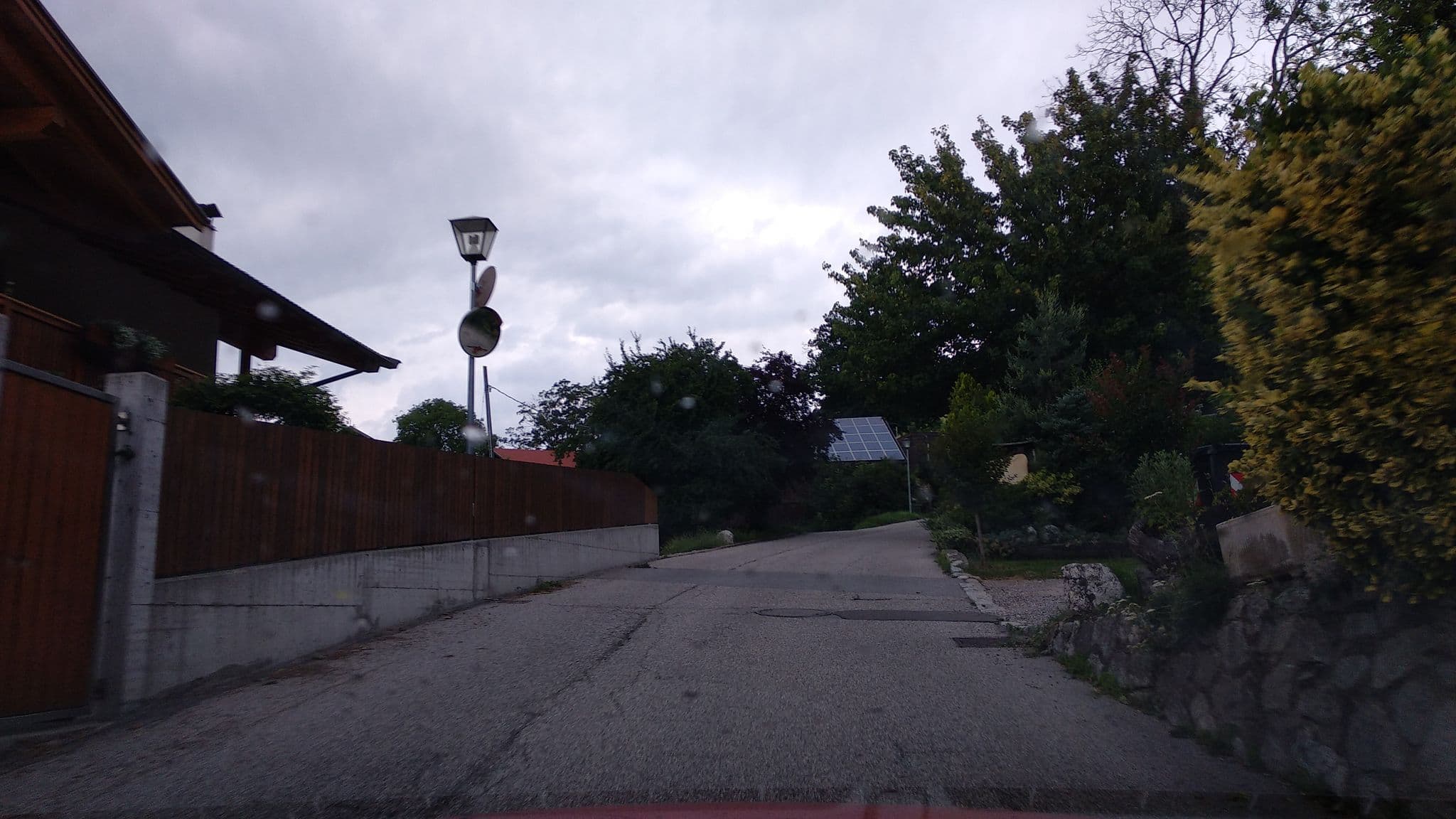 Street view near Prünsterhof, Scena
