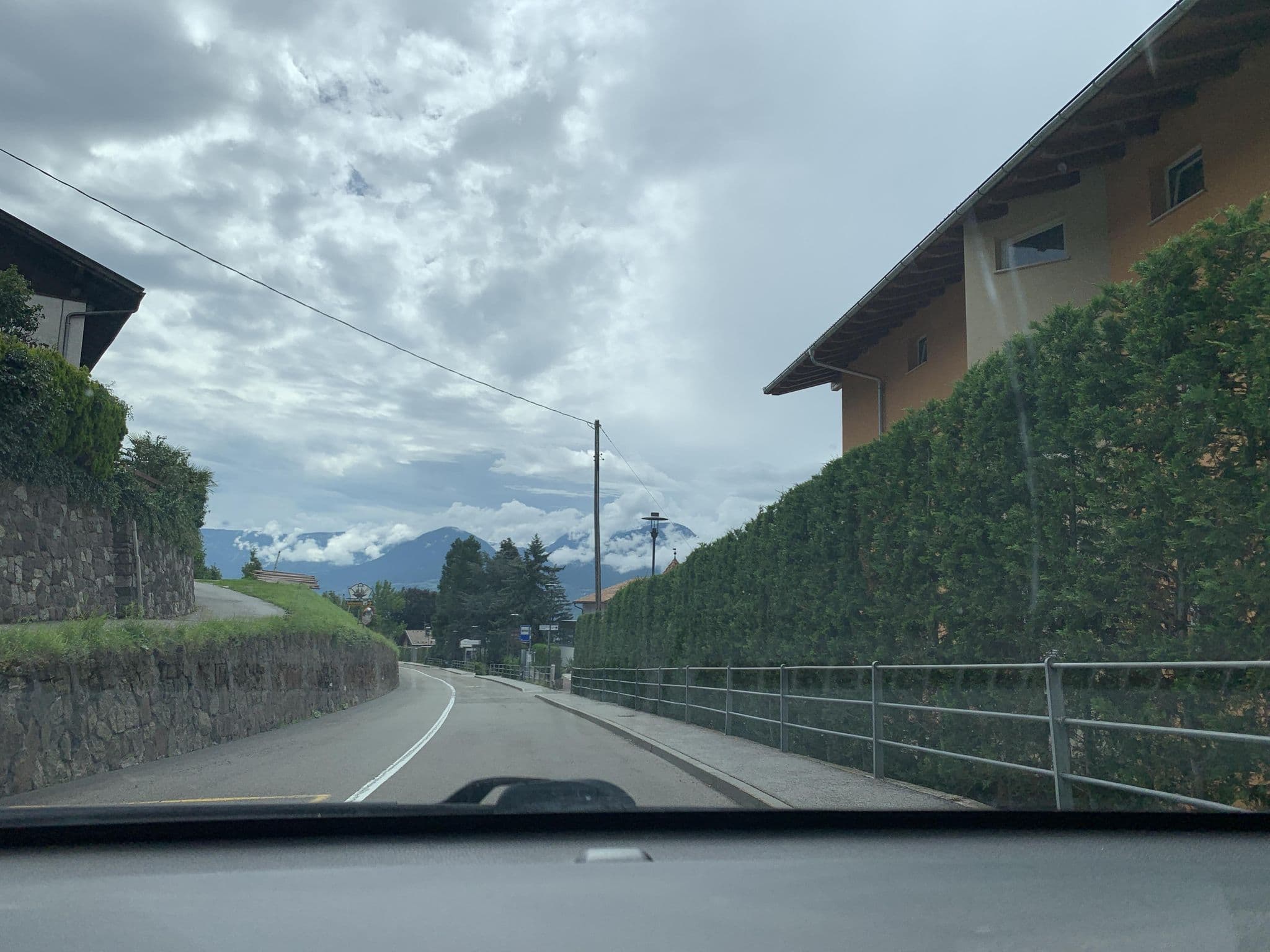 Street view near Hotel Astor, Scena