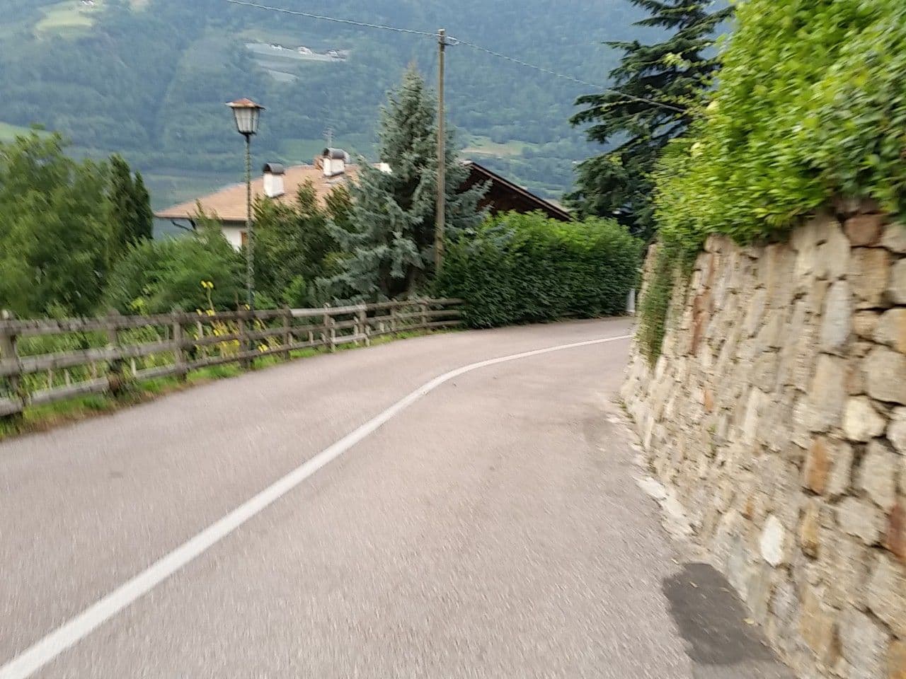 Street view near Alagundis, Lagundo