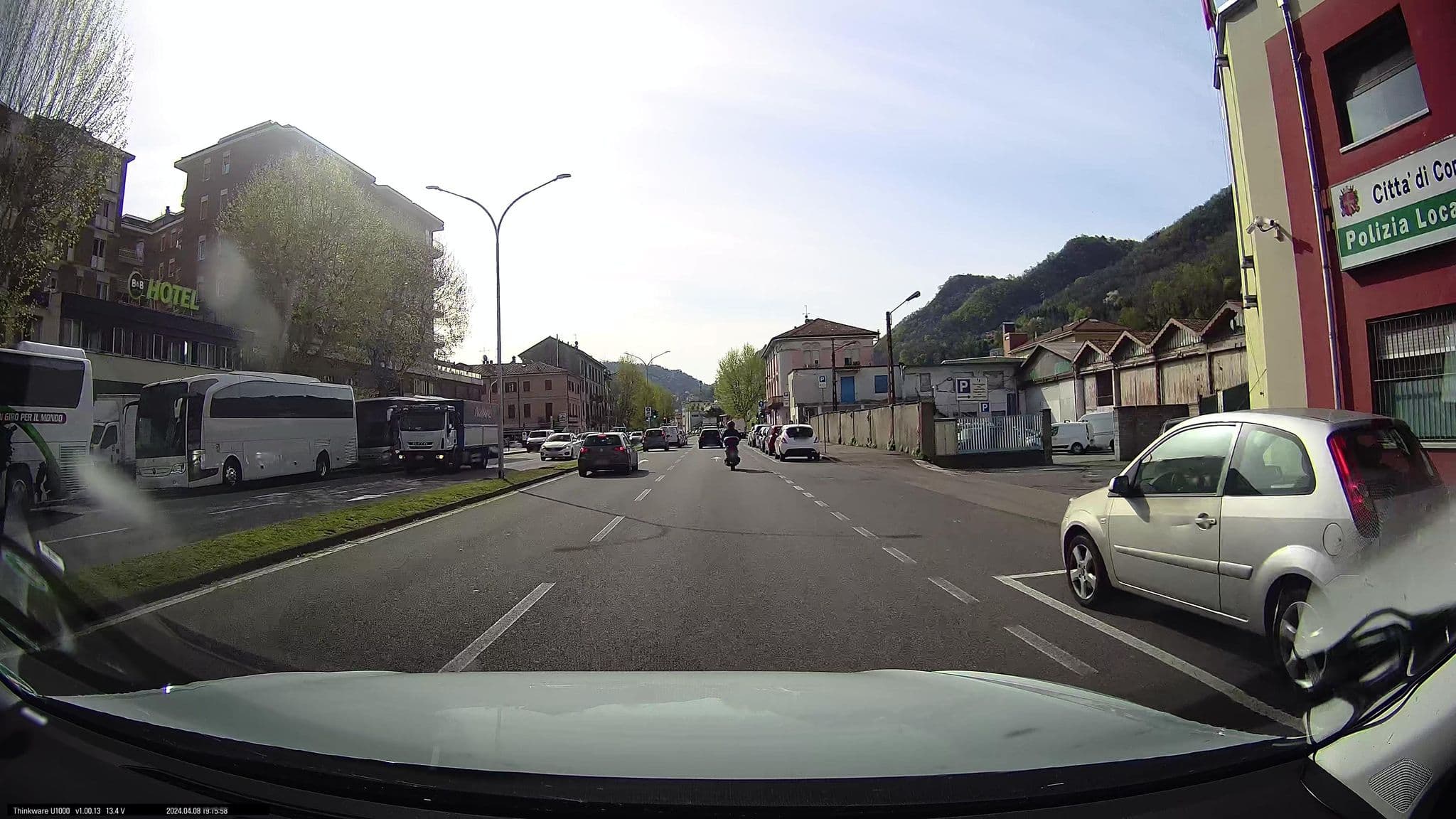 Street view near B&B Hotels, Como — © maxim752 (CC BY-SA · Mapillary)