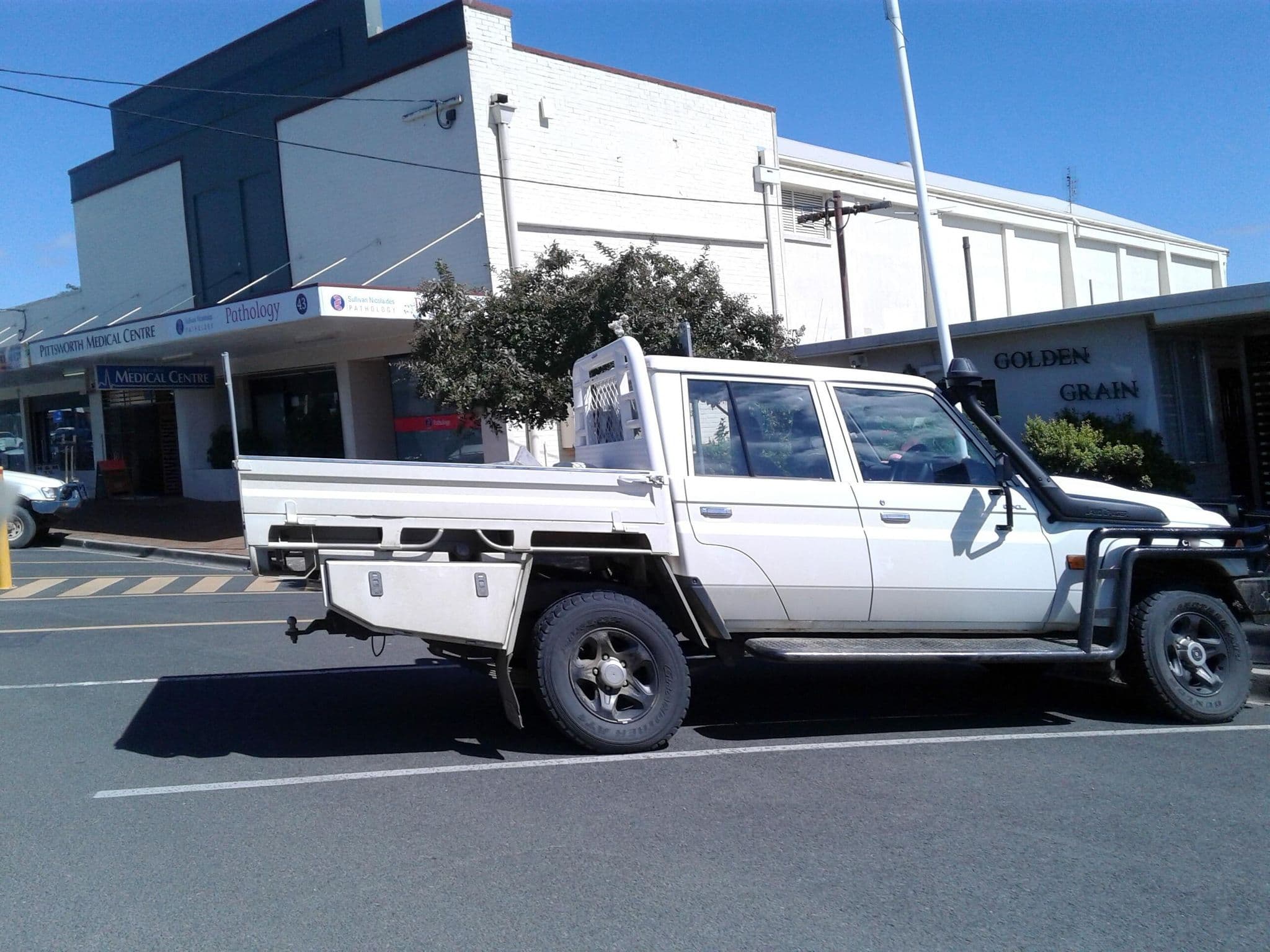 Street view near Golden Grain Motel, Pittsworth — © bob3bob3 (CC BY-SA · Mapillary)