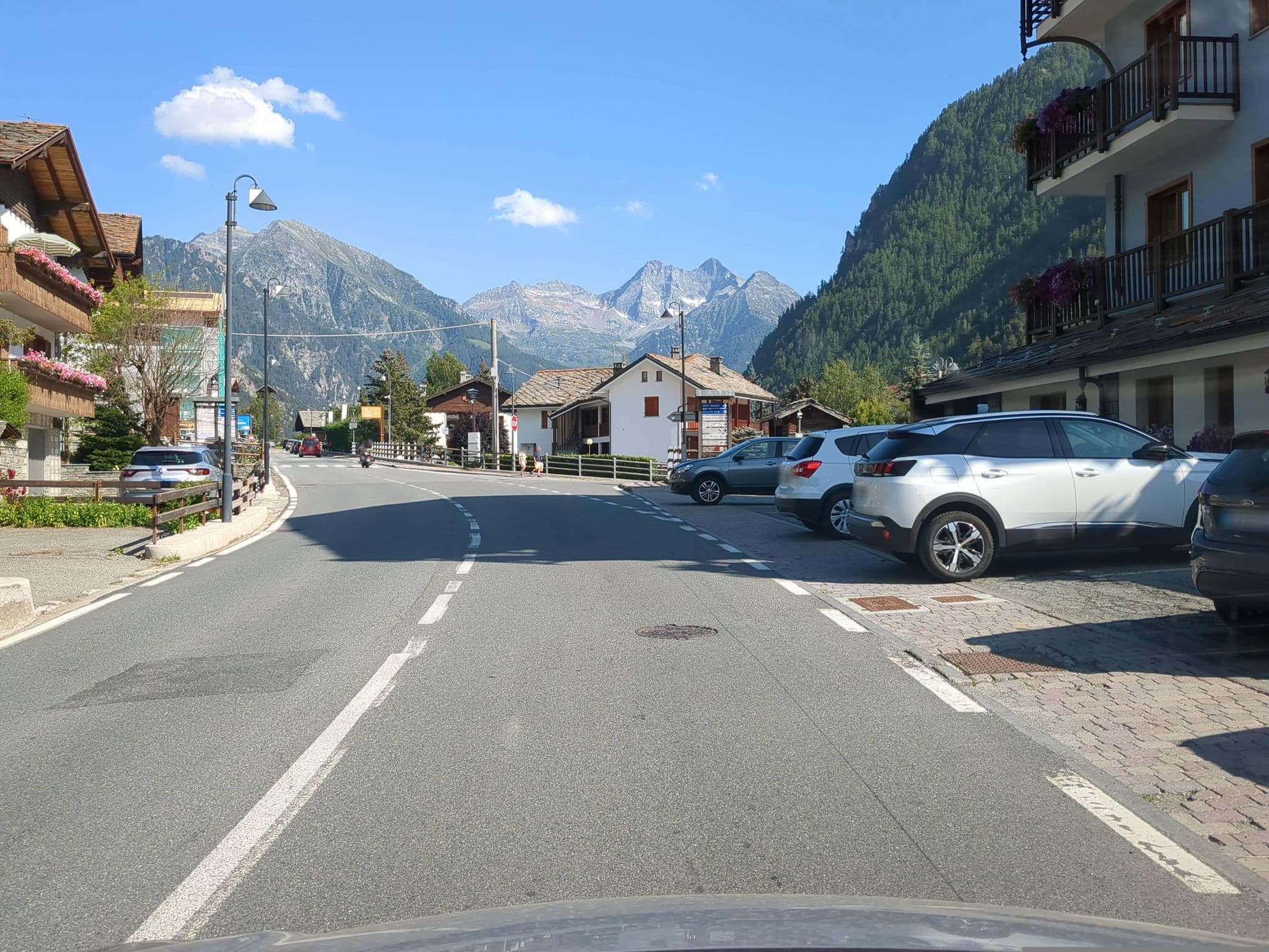Street view near Hotel Ristorante Laghetto, Saint-Vincent — © musuruan (CC BY-SA · Mapillary)