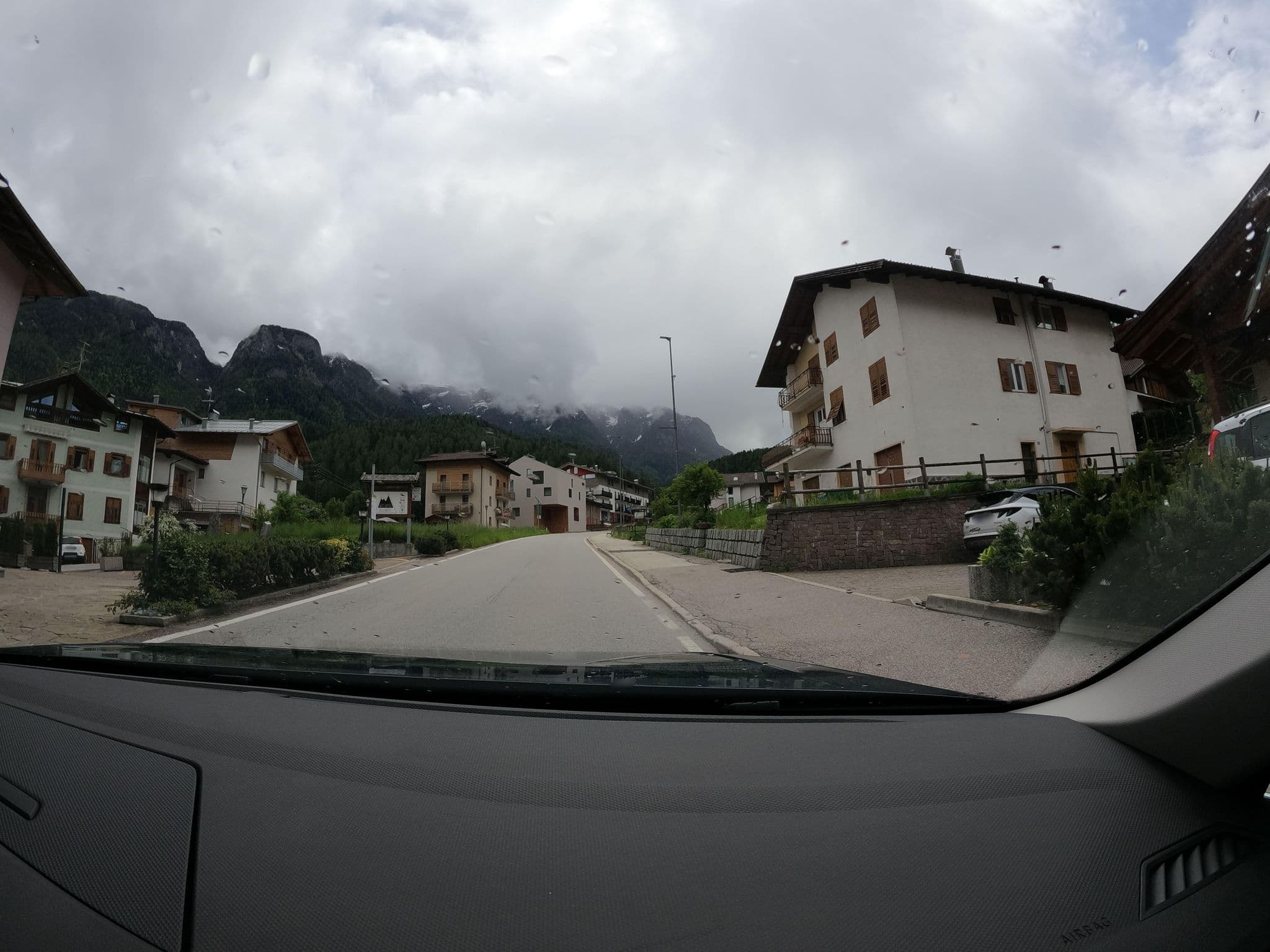 Street view near Hotel Dolomiti, Dimaro — © borovac (CC BY-SA · Mapillary)