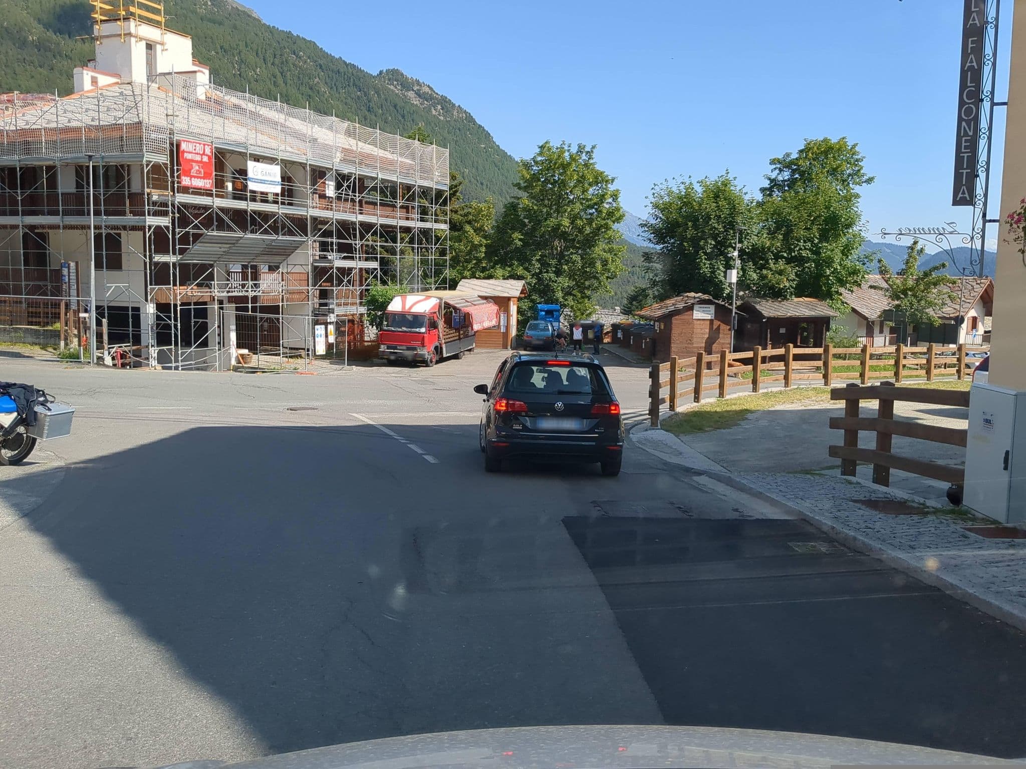 Street view near Hotel Santa San, Ayas