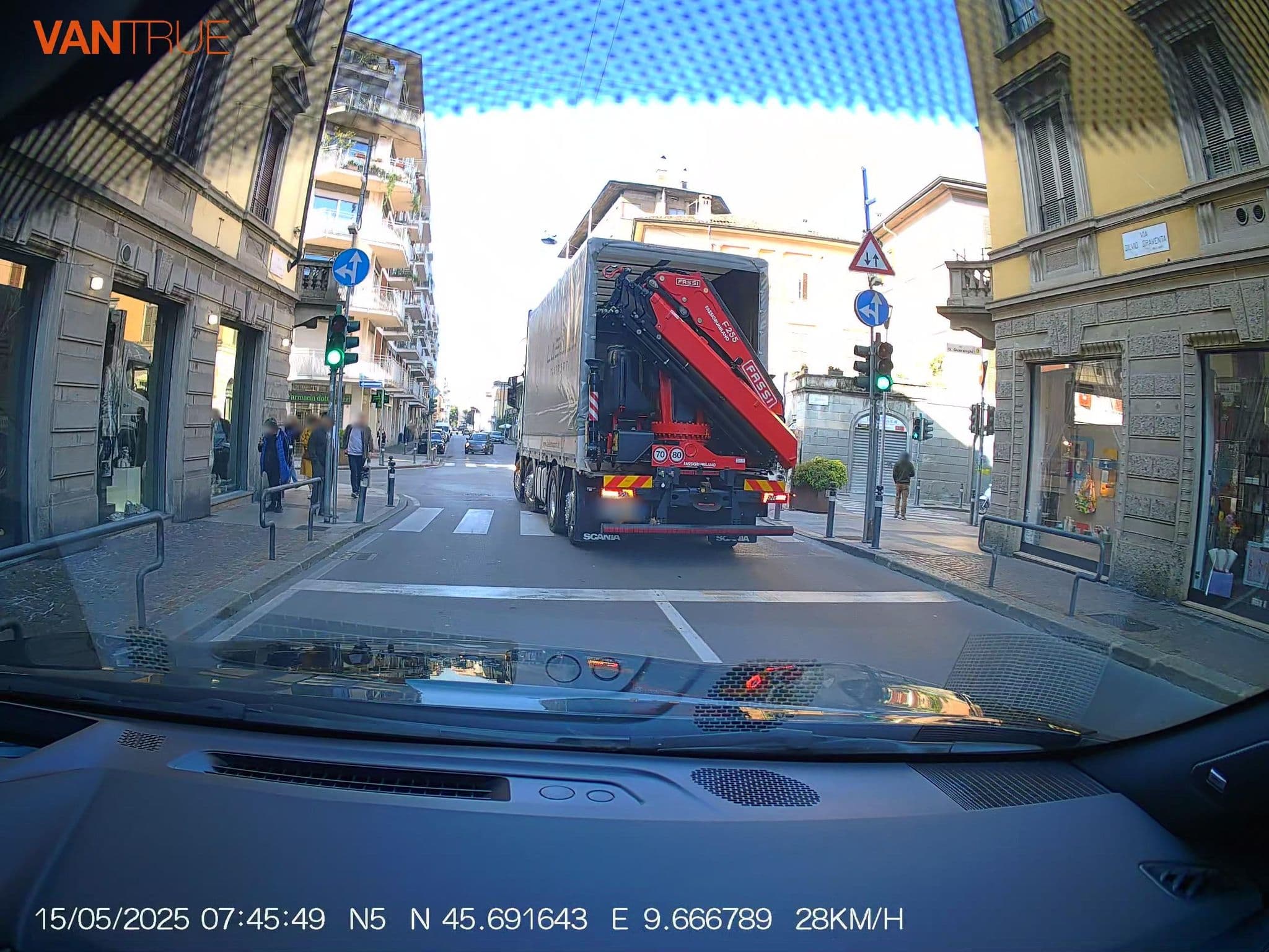 Street view near Fleur Delis, Bergamo