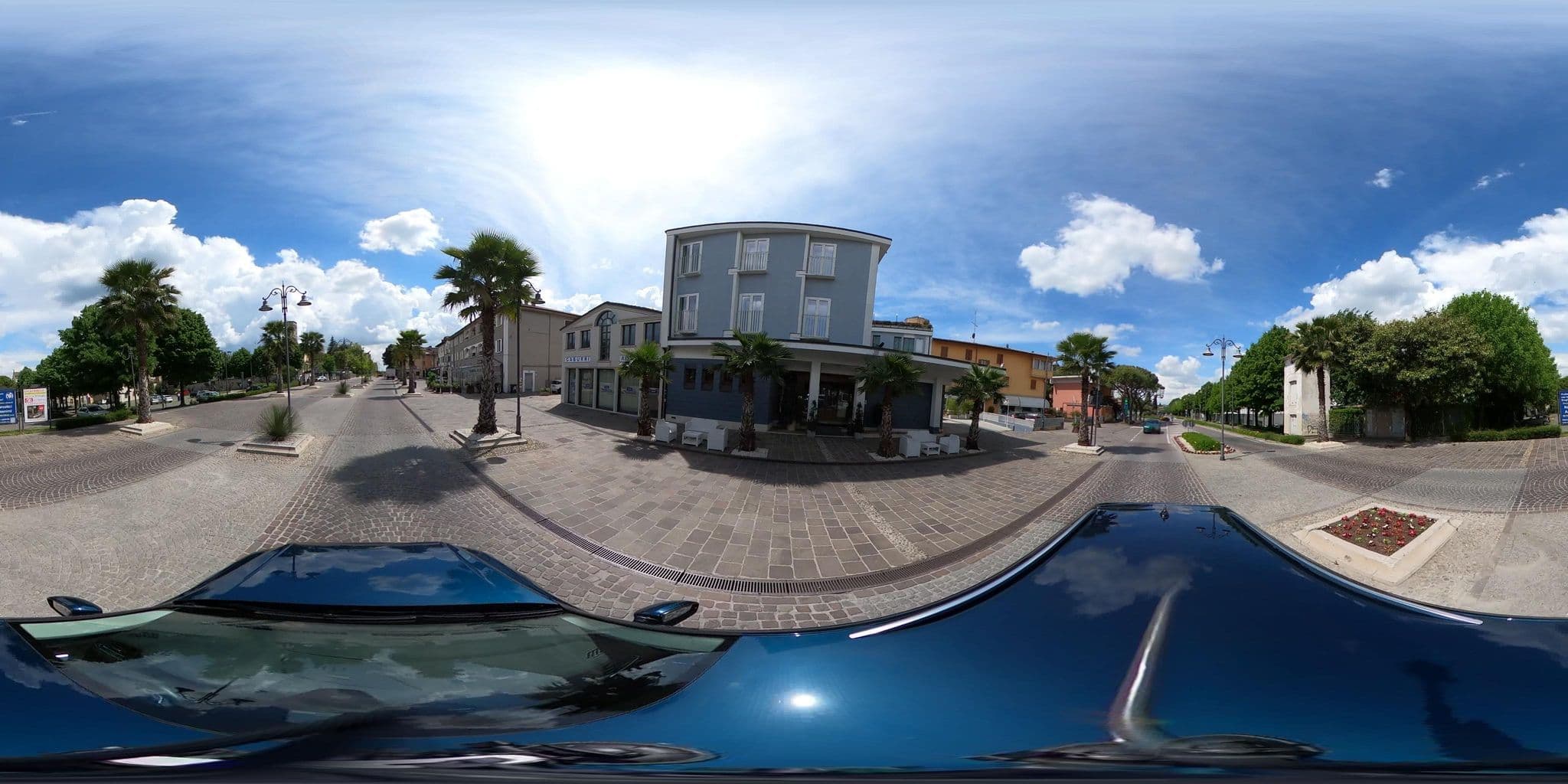 Street view near Albergo Enrichetta, Desenzano del Garda — © borovac (CC BY-SA · Mapillary)