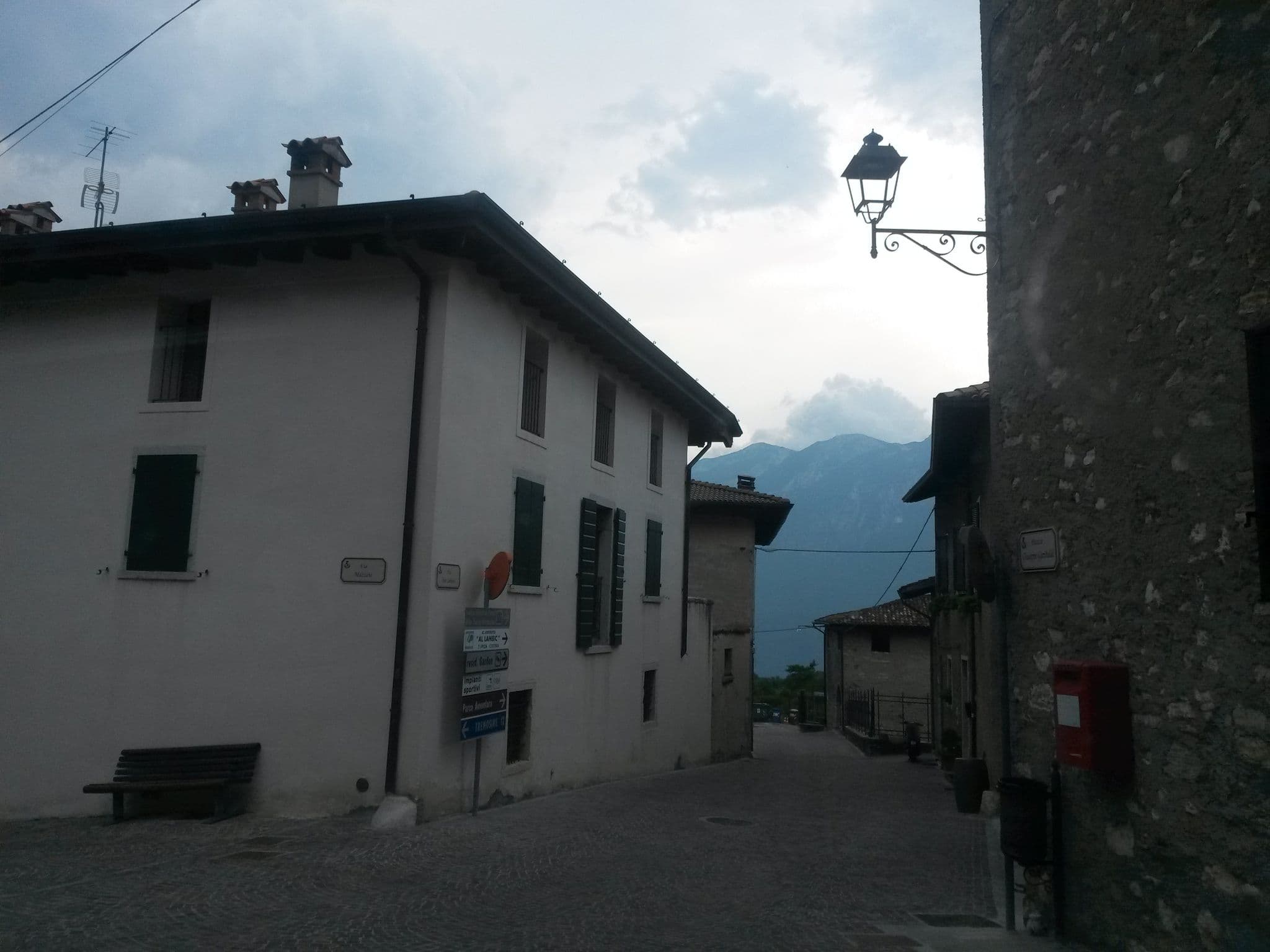 Street view near Agriturismo Al Lambic, Malcesine — © uwekoch (CC BY-SA · Mapillary)