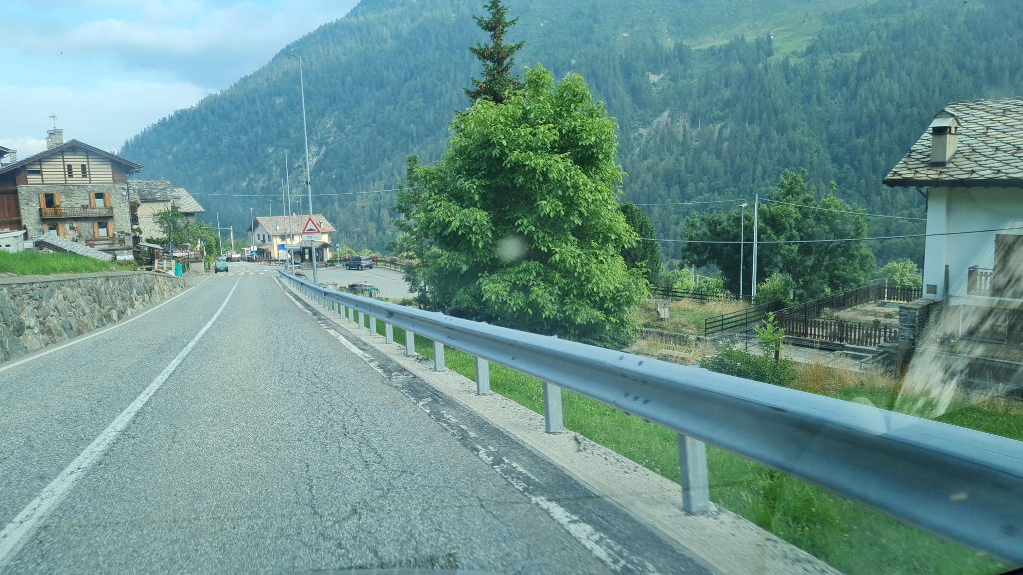 Street view near Hotel BeauSejour, La Place — © laniuscollurio (CC BY-SA · Mapillary)