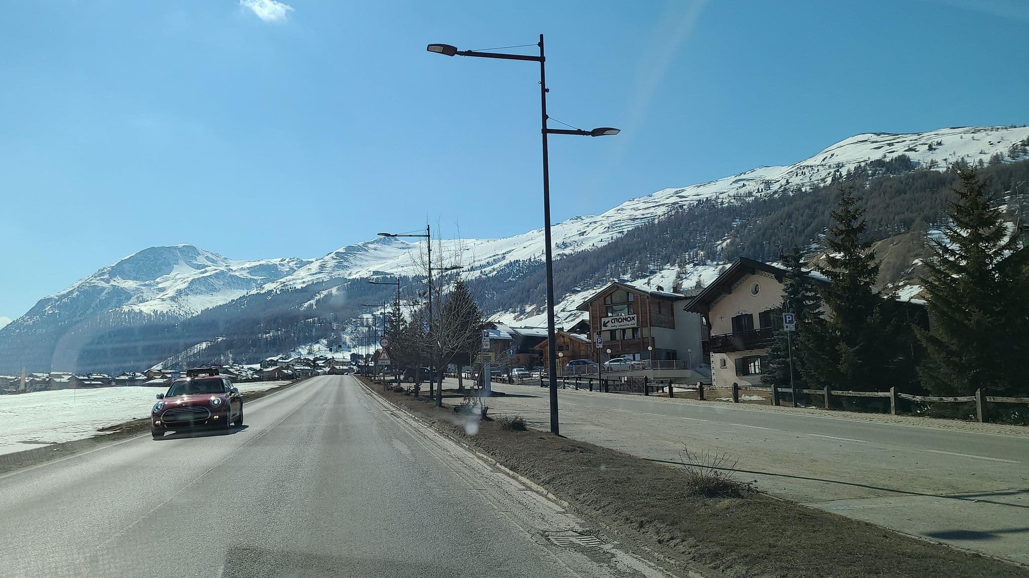 Street view near Hotel Silvestri, Livigno — © chrisbeddow (CC BY-SA · Mapillary)