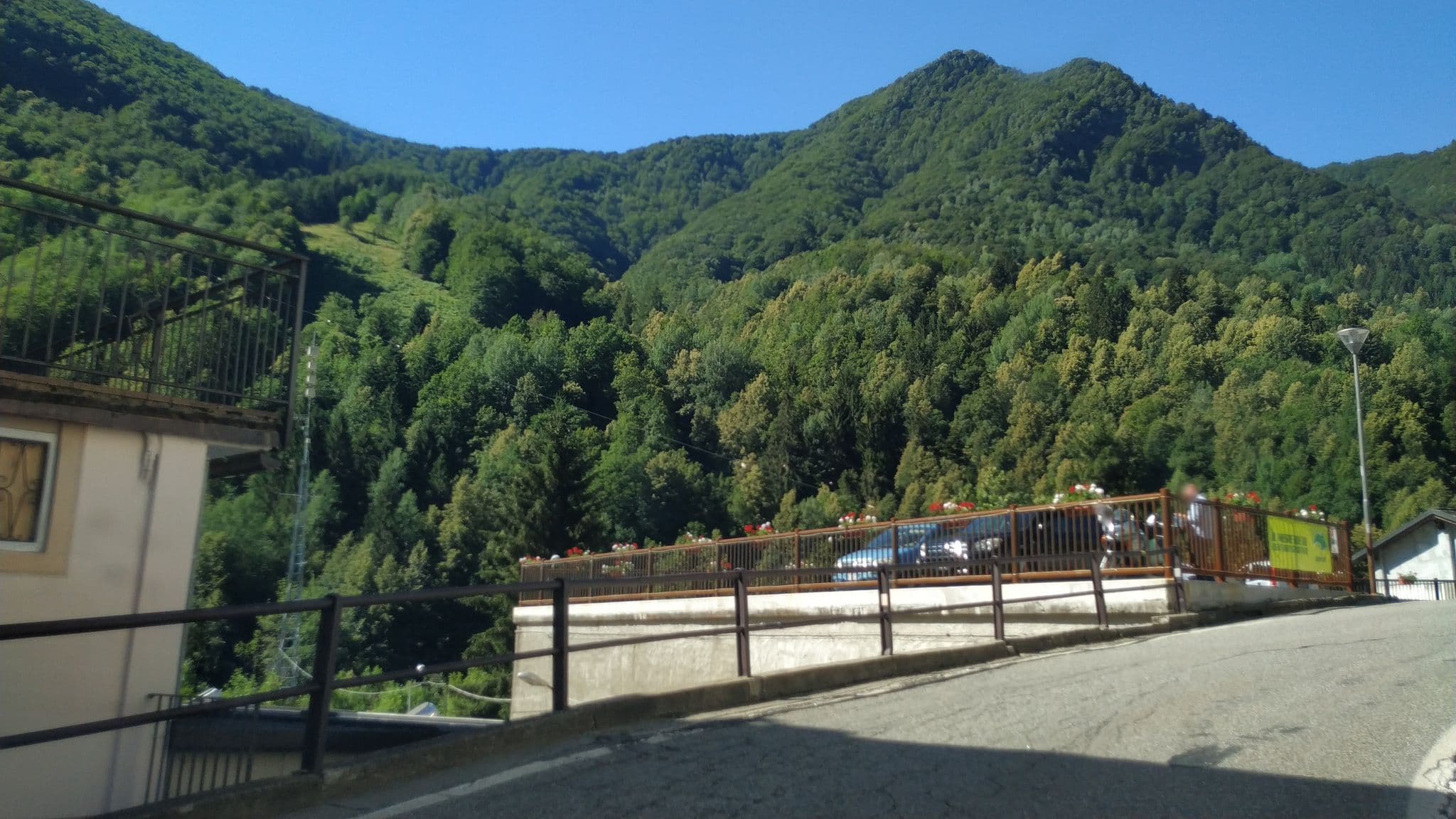Street view near Albergo-Ristorante della Torre, Varallo — © mikki65 (CC BY-SA · Mapillary)