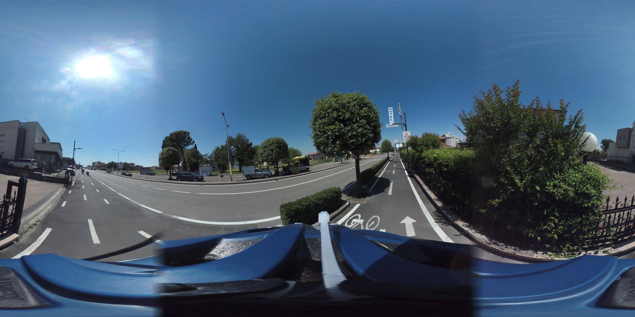 Street view near Hotel San Benedetto, Peschiera del Garda — © giubar (CC BY-SA · Mapillary)