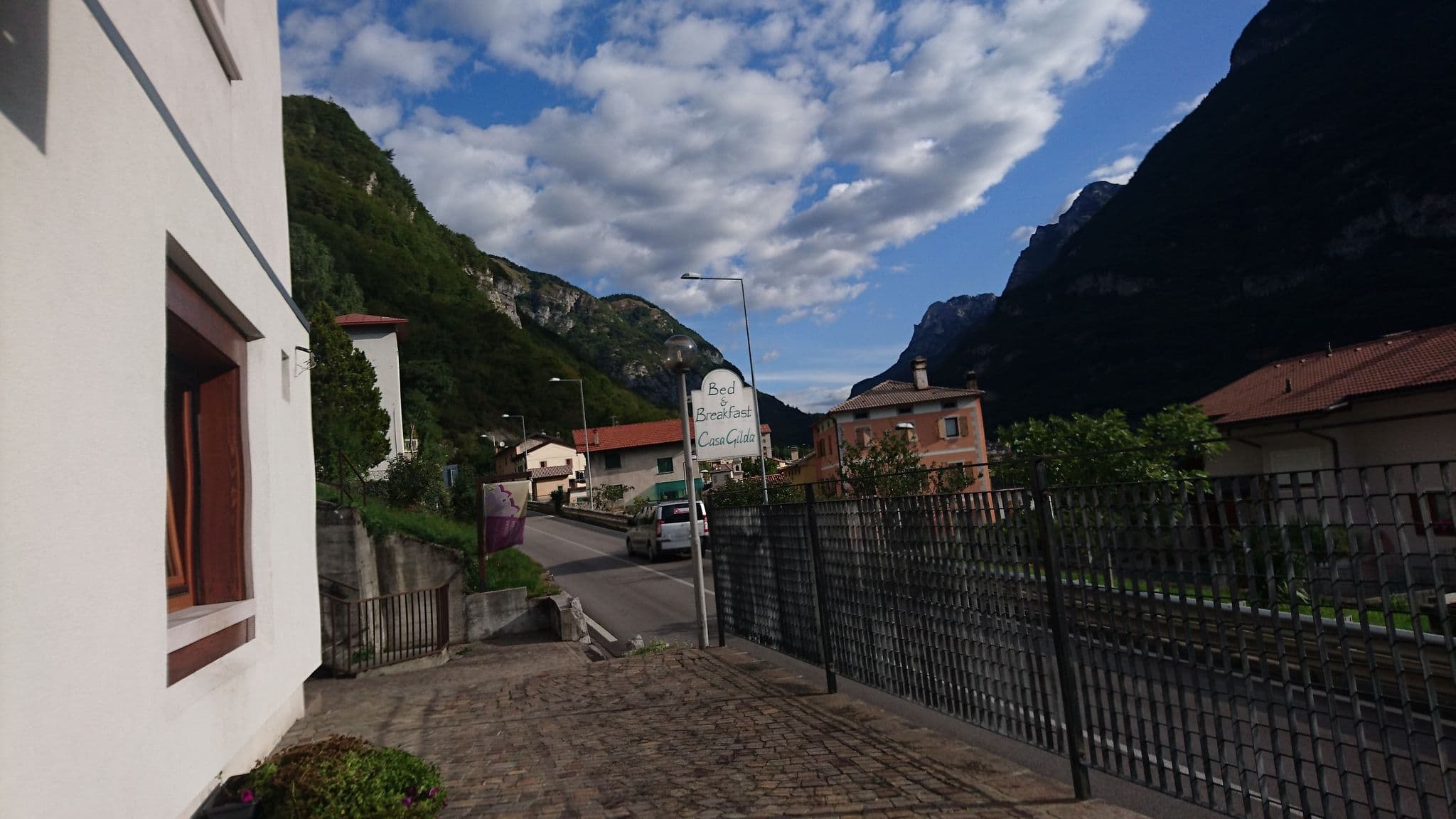 Street view near Bed and Breakfast Casa Gilda, Longarone — © voschix (CC BY-SA · Mapillary)