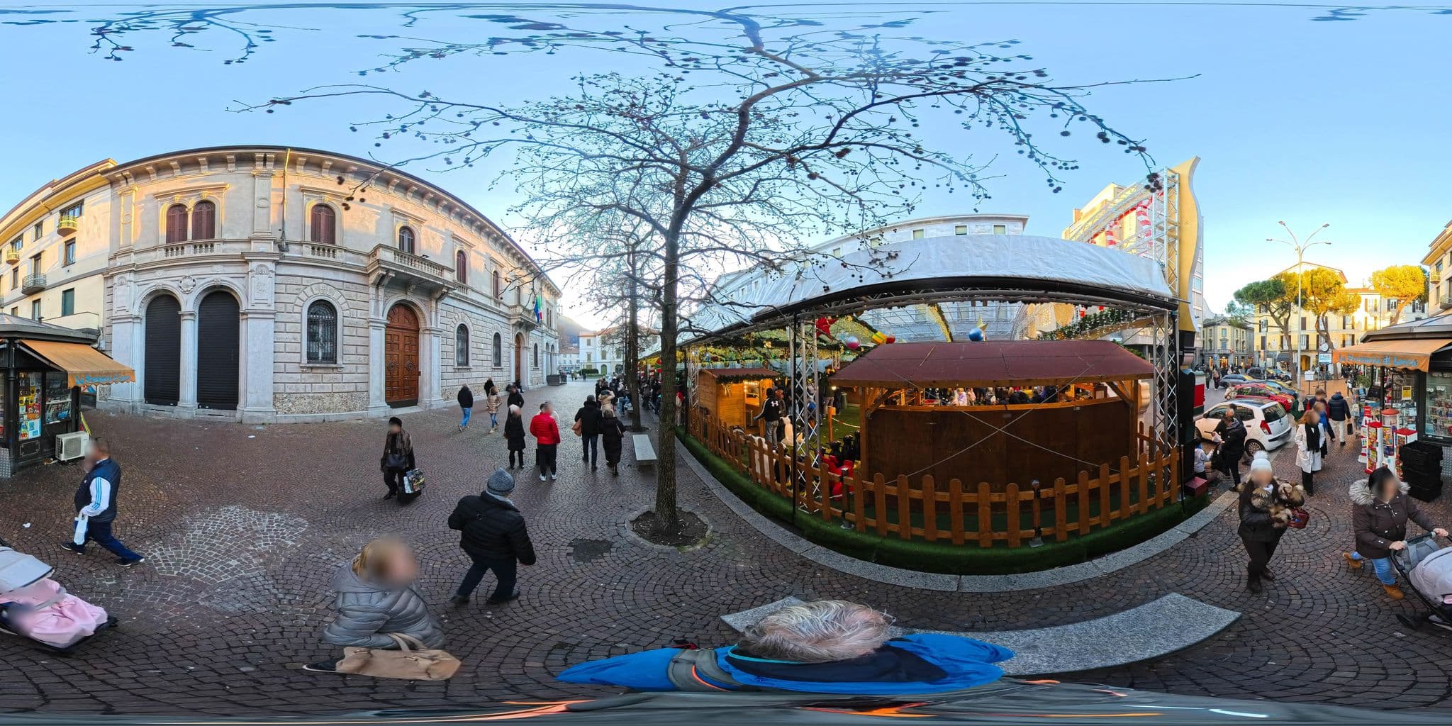 Street view near Via Roma 42, Lecco — © Hol_Ger (CC BY-SA · Mapillary)