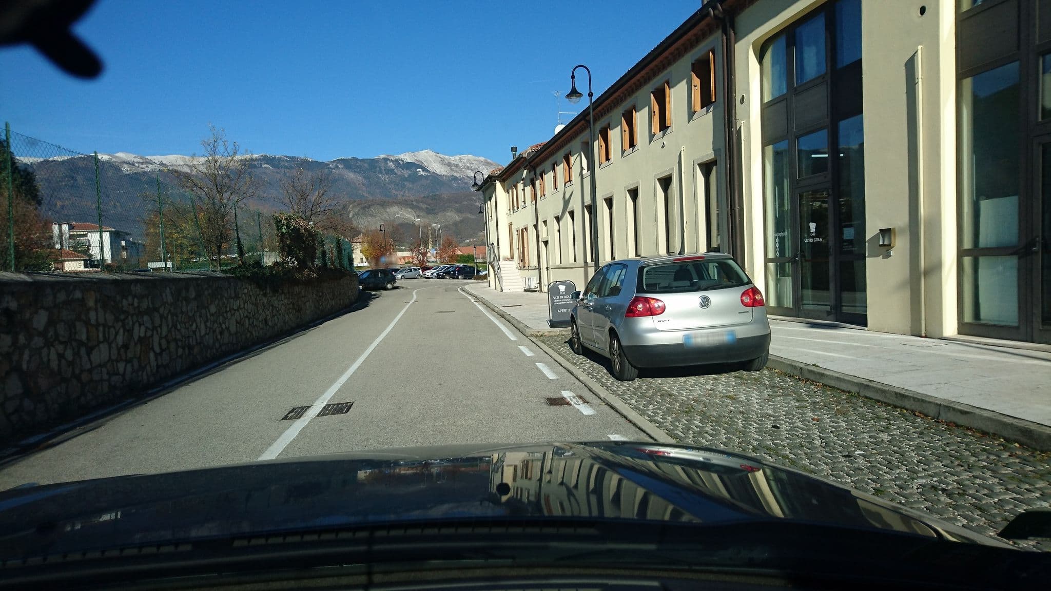 Street view near Le Macine, Vittorio Veneto — © voschix (CC BY-SA · Mapillary)