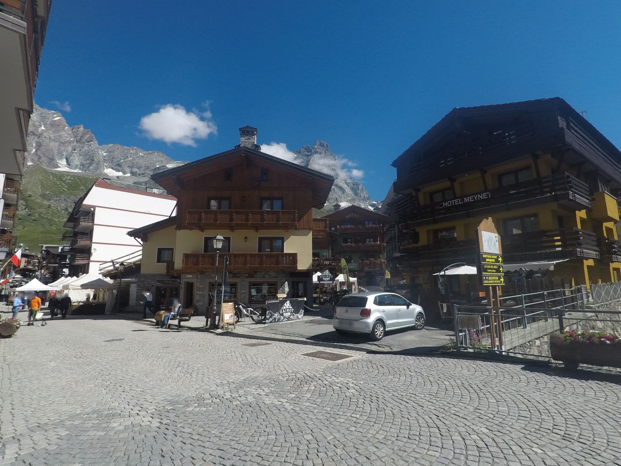 Street view near Marmore, Valtournenche — © bcostacurta (CC BY-SA · Mapillary)