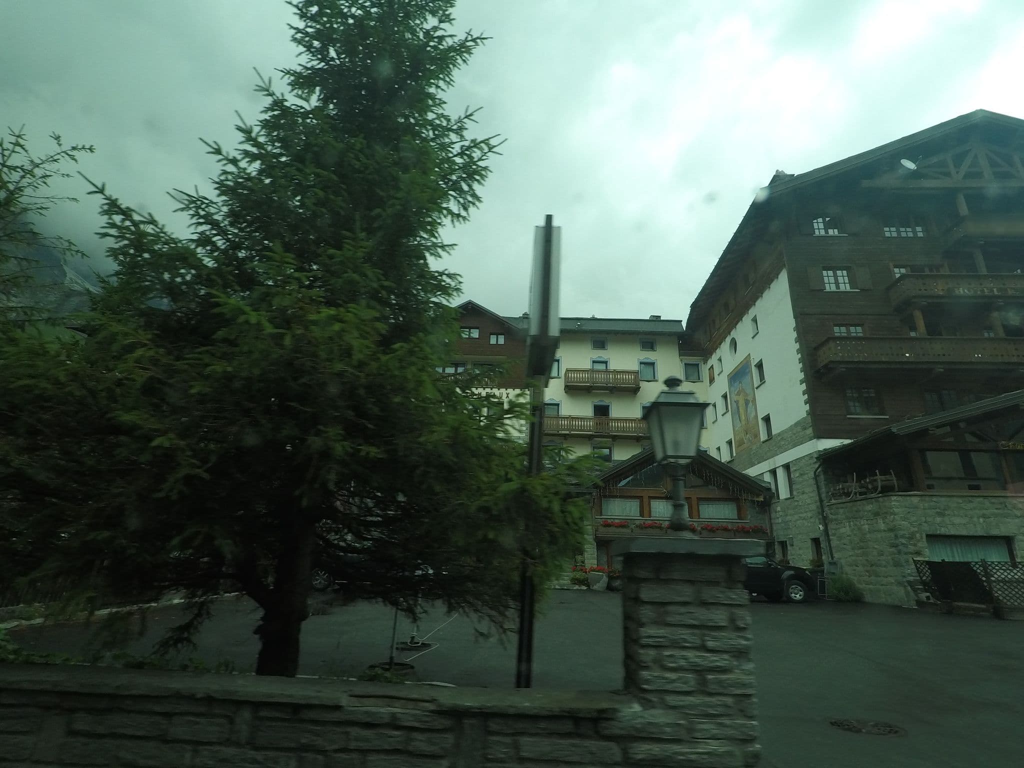 Street view near Chambres Mont Cervin, Valtournenche — © bcostacurta (CC BY-SA · Mapillary)