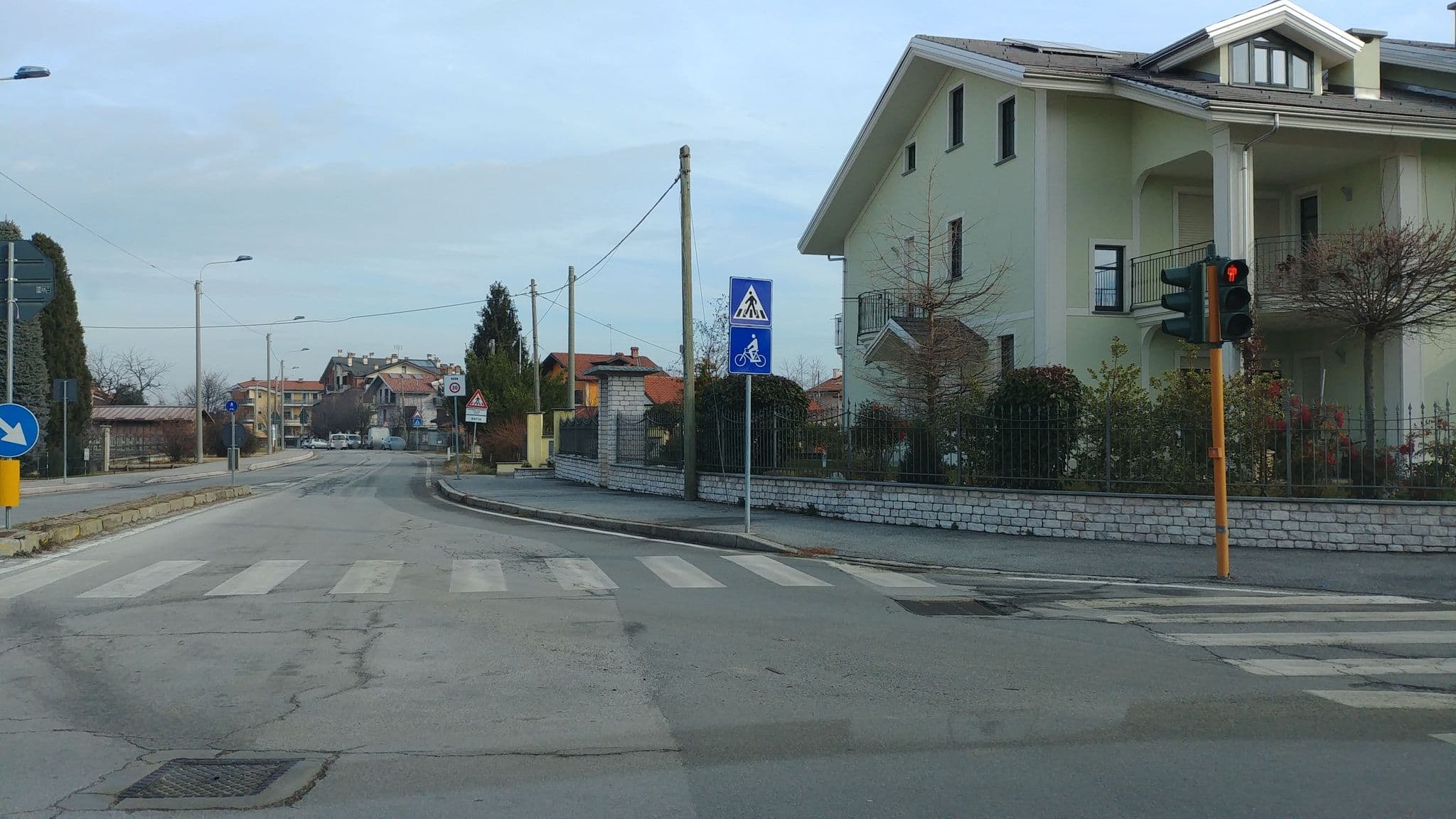 Street view near Eremes, Cuneo — © francians (CC BY-SA · Mapillary)