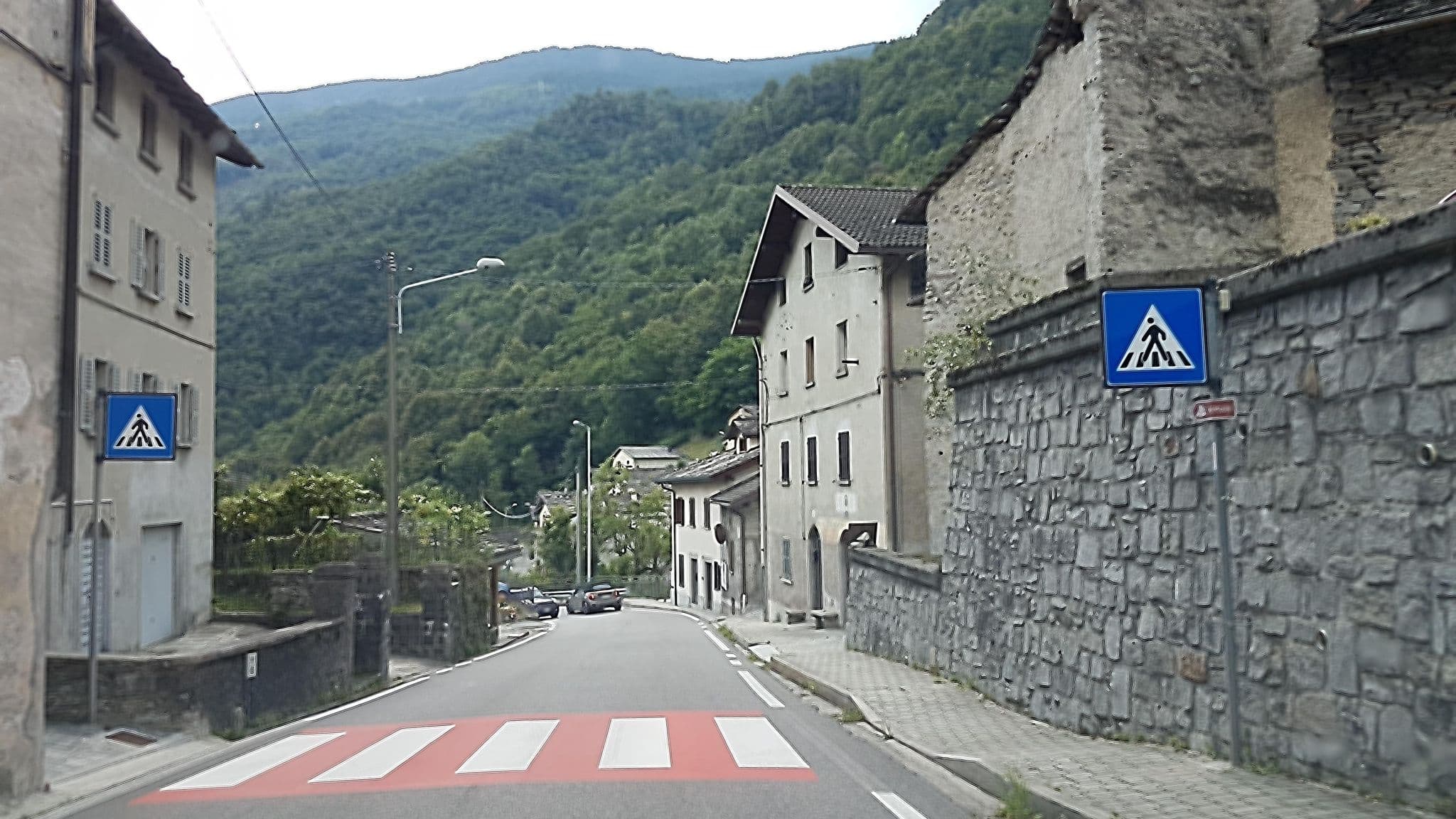 Street view near Il Pertugio, Chiavenna — © jopparn (CC BY-SA · Mapillary)