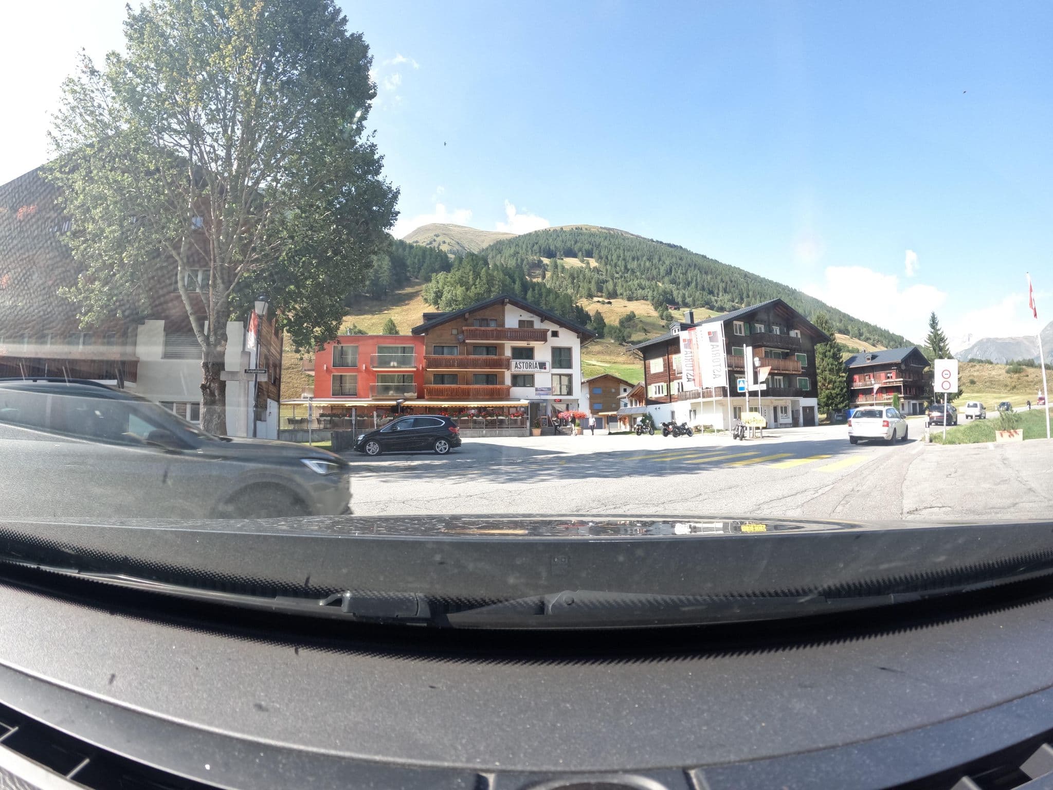 Street view near Astoria, Varzo — © vinisa (CC BY-SA · Mapillary)