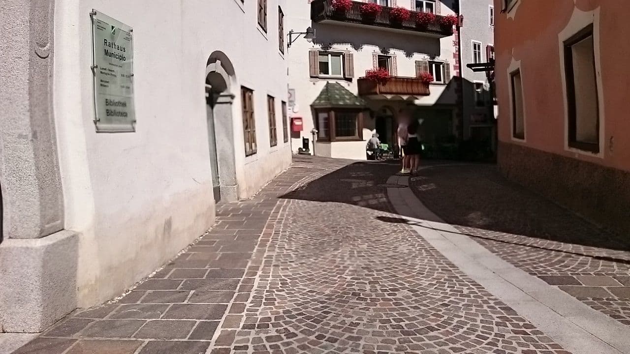 Street view near Ansitz Kandelburg, Rio di Pusteria — © voschix (CC BY-SA · Mapillary)