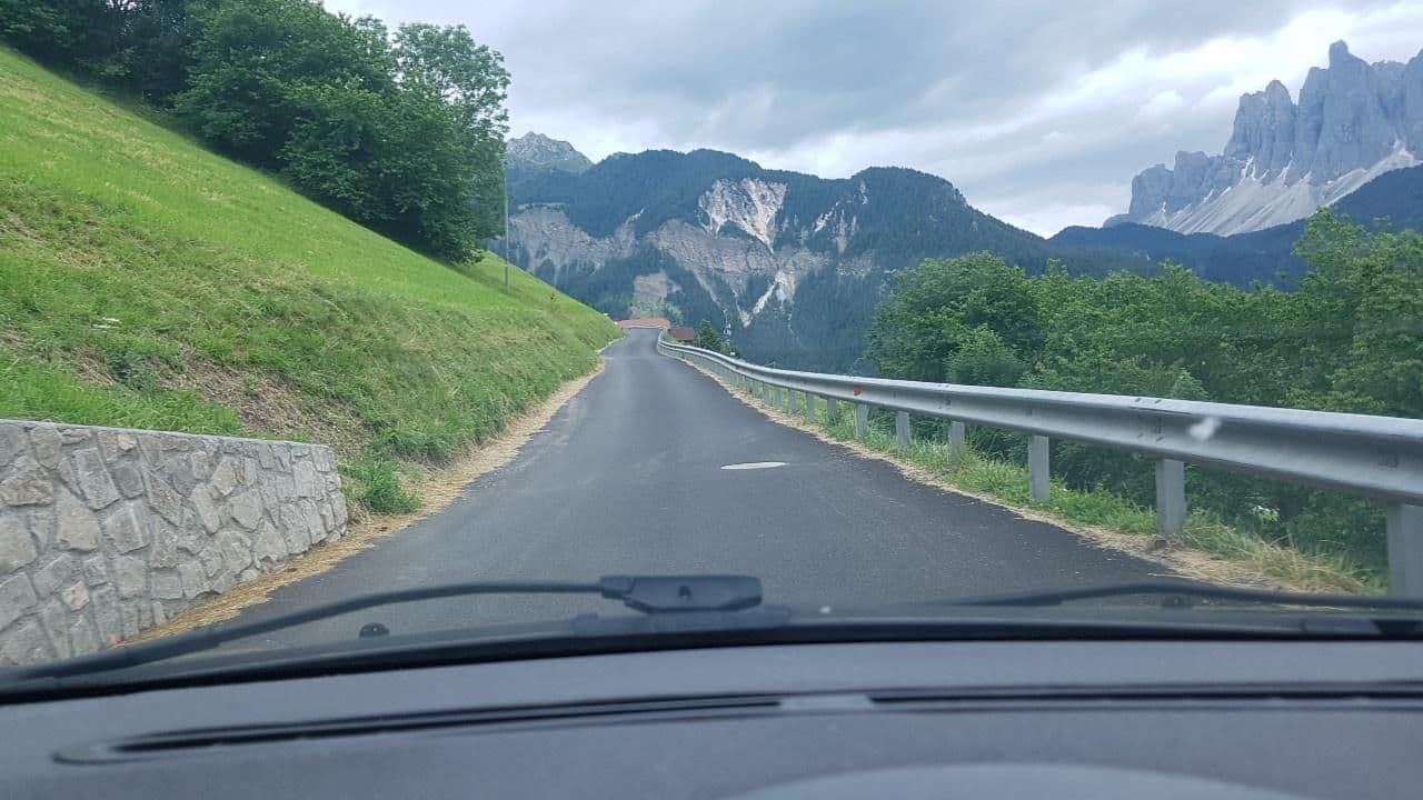 Street view near Ferienhaus Rosshaupter, Funes - Villnoess — © mik007 (CC BY-SA · Mapillary)