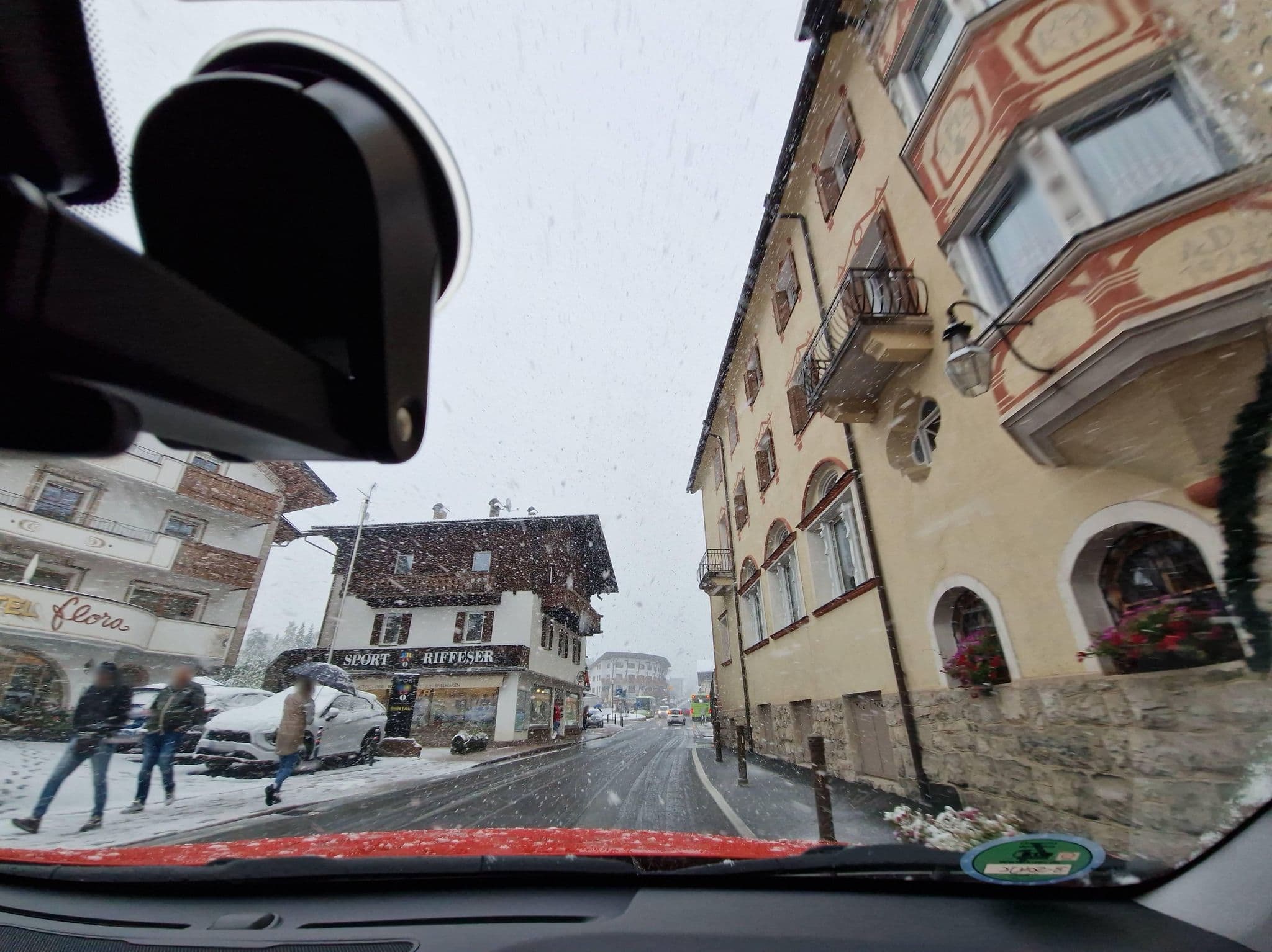 Street view near Flora, Selva